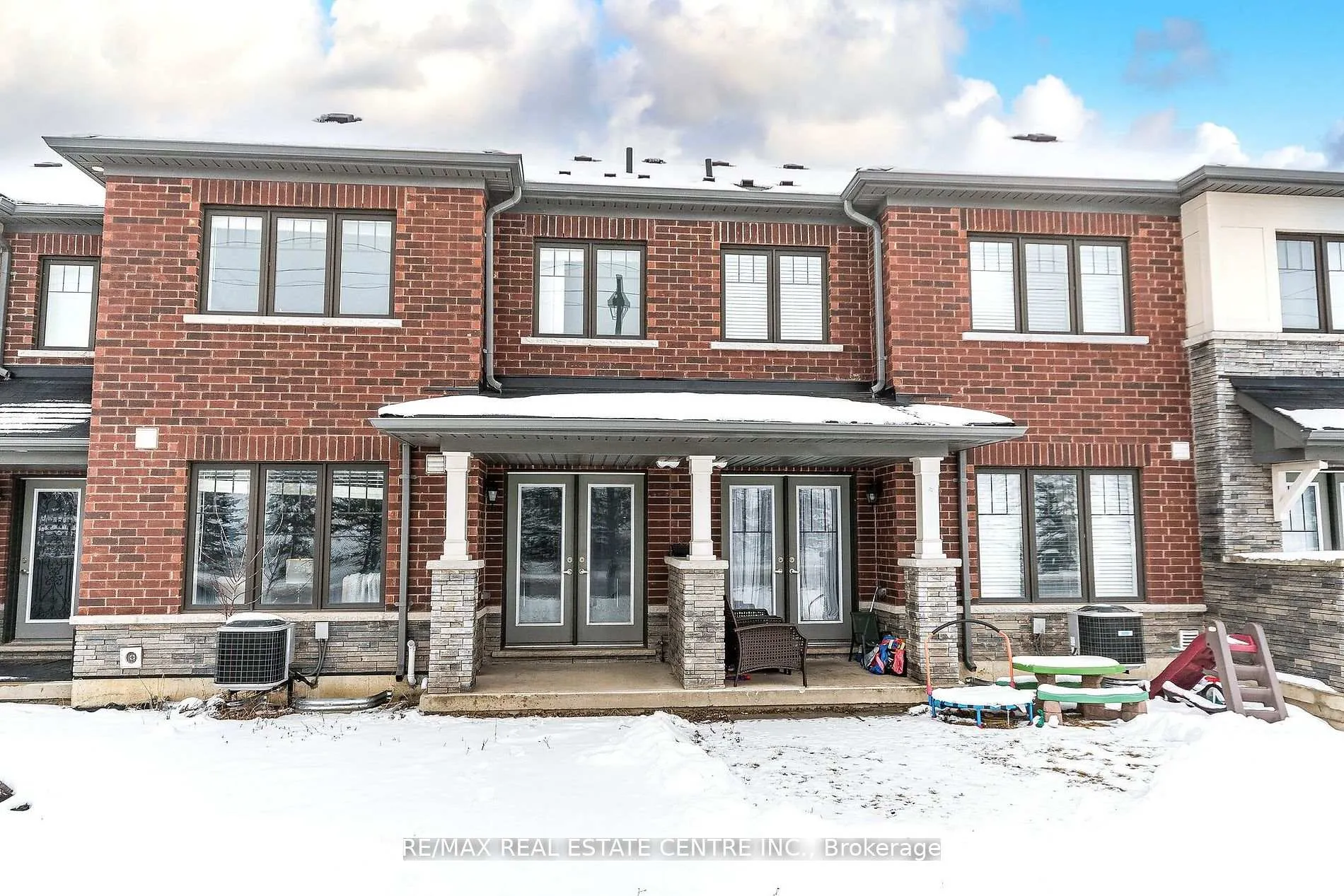 Photo 39 of 10 Utter Place, Hamilton, Stoney Creek Mountain — HOMEH