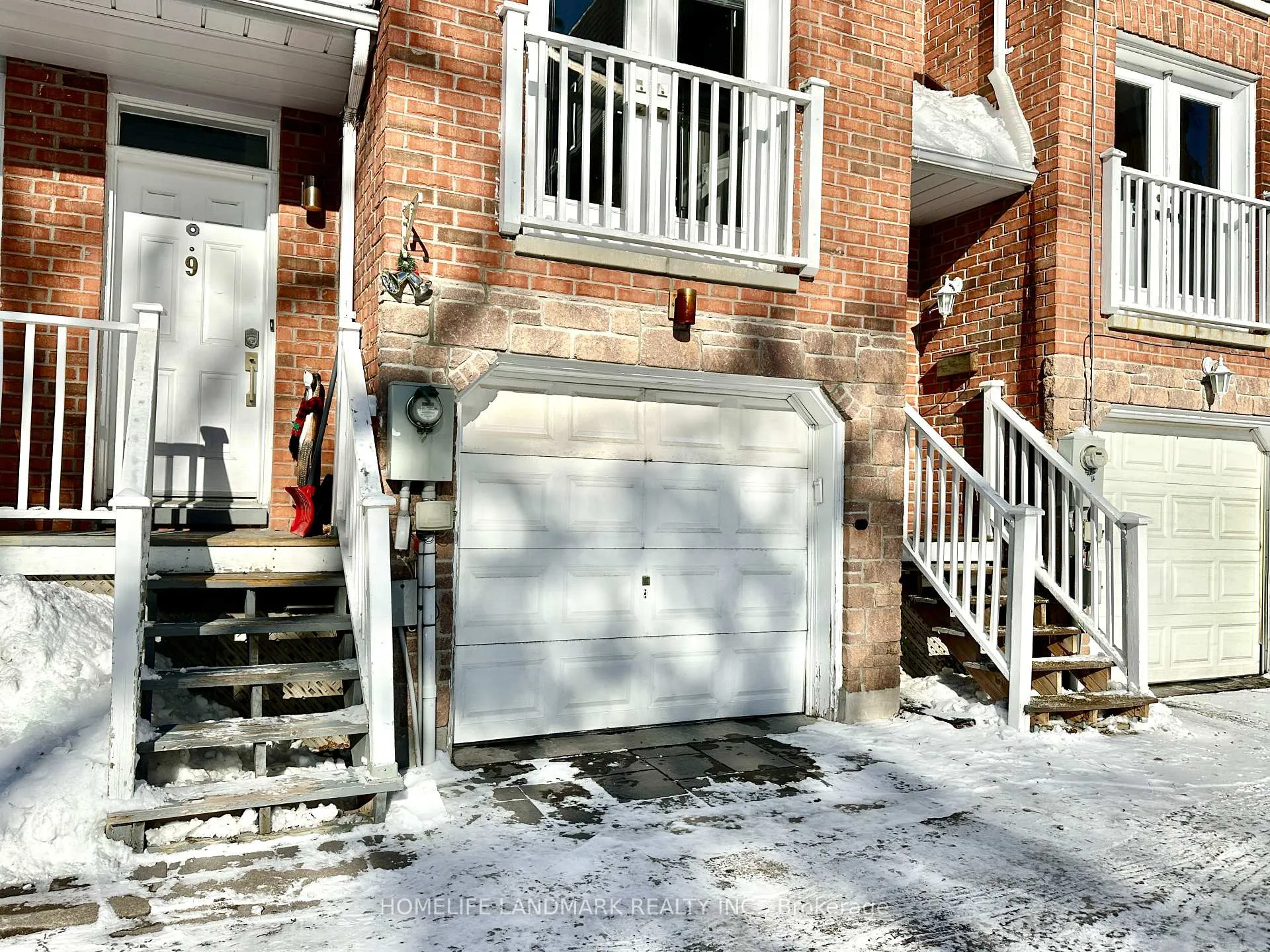 Photo 2 of 9 Eby Way, Markham, Old Markham Village — HOMEH