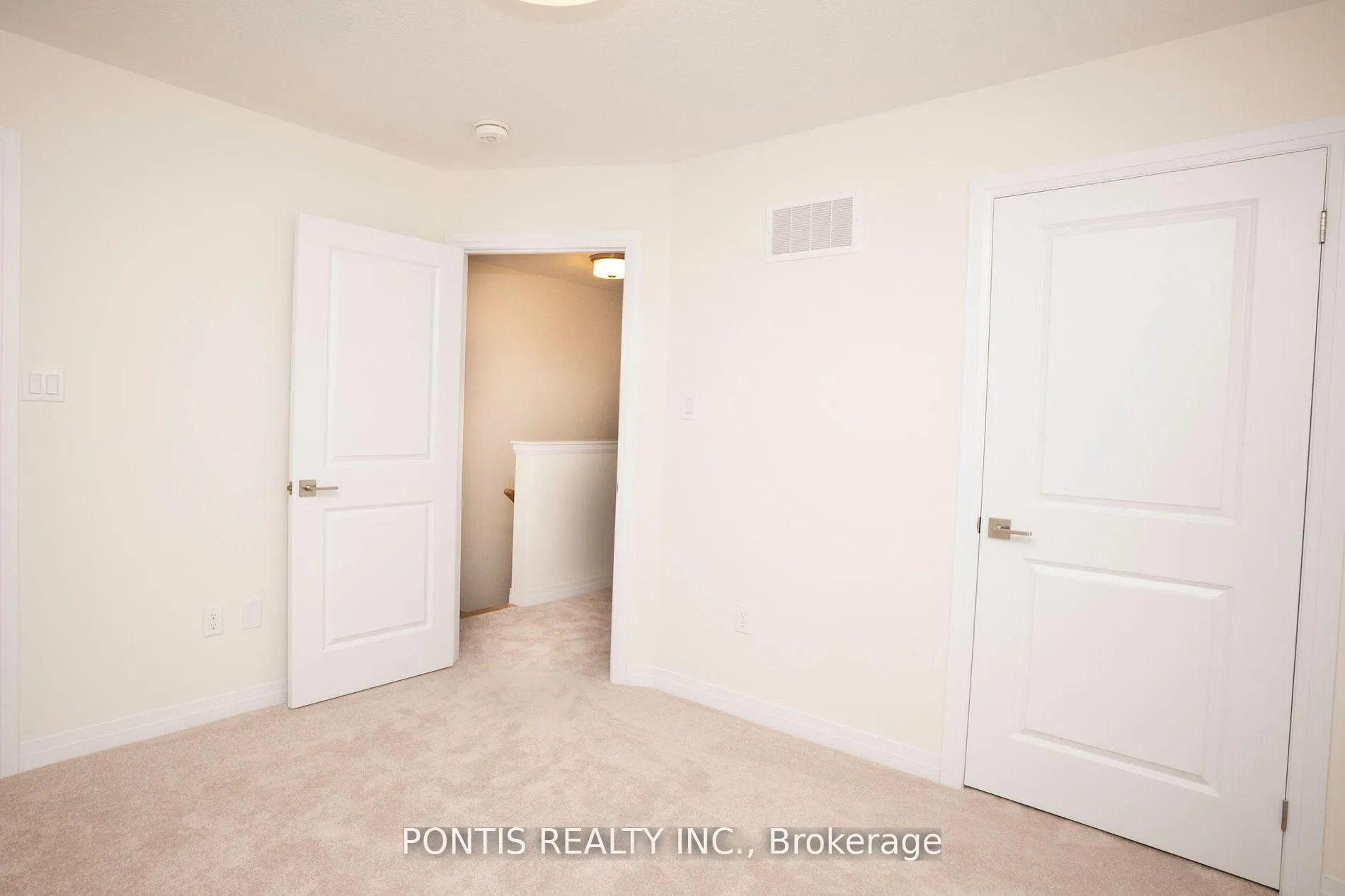 Photo 11 of 88 Fieldridge Crescent, Brampton, Brampton North — HOMEH