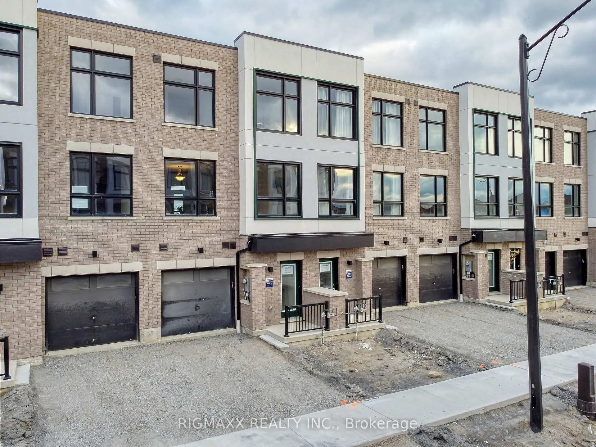 Photo 2 of 27 Pegler Street, Ajax, South West — HOMEH