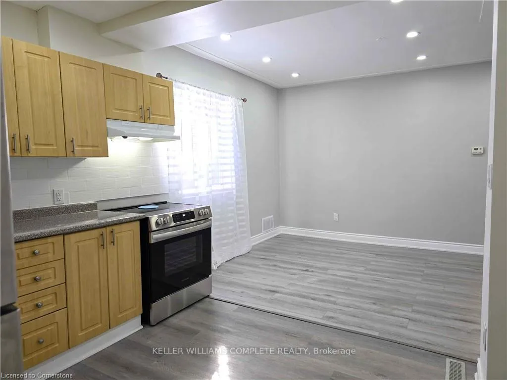 Photo 9 of Unit 1, 300 Balmoral Avenue, Hamilton, Crown Point — HOMEH