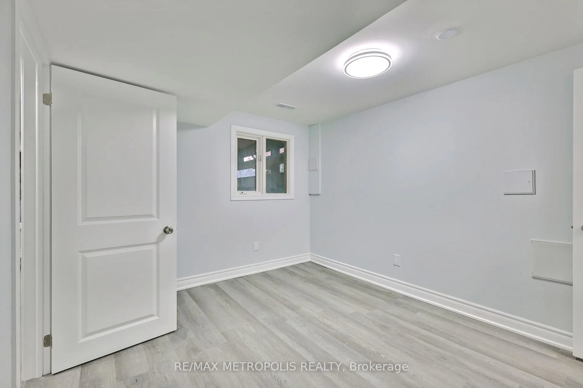 Photo 2 of Unit Bsmt, 87 Knotty Pine Drive, Whitby, Williamsburg — HOMEH