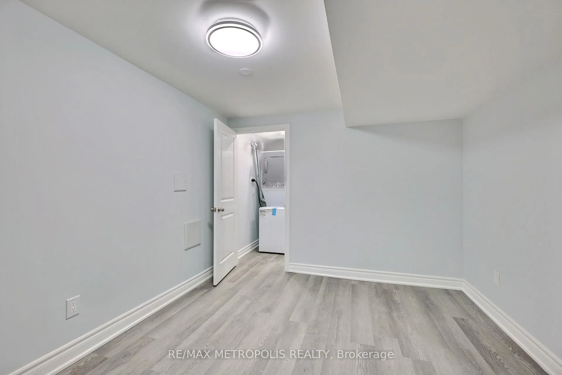 Photo 7 of Unit Bsmt, 87 Knotty Pine Drive, Whitby, Williamsburg — HOMEH