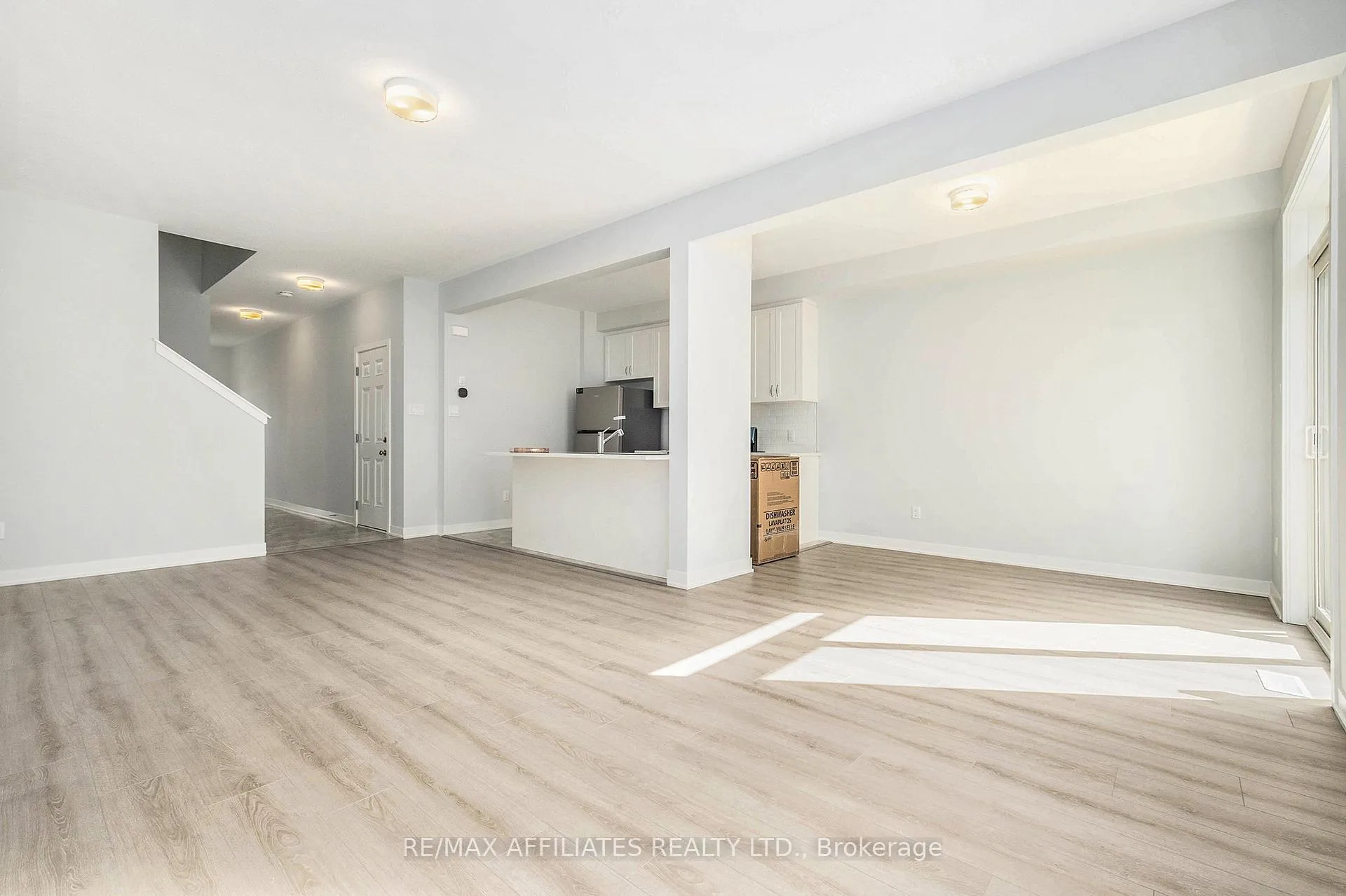 Photo 3 of 110 Robert Perry Street, North Grenville, North Grenville Twp (Kemptville South) — HOMEH