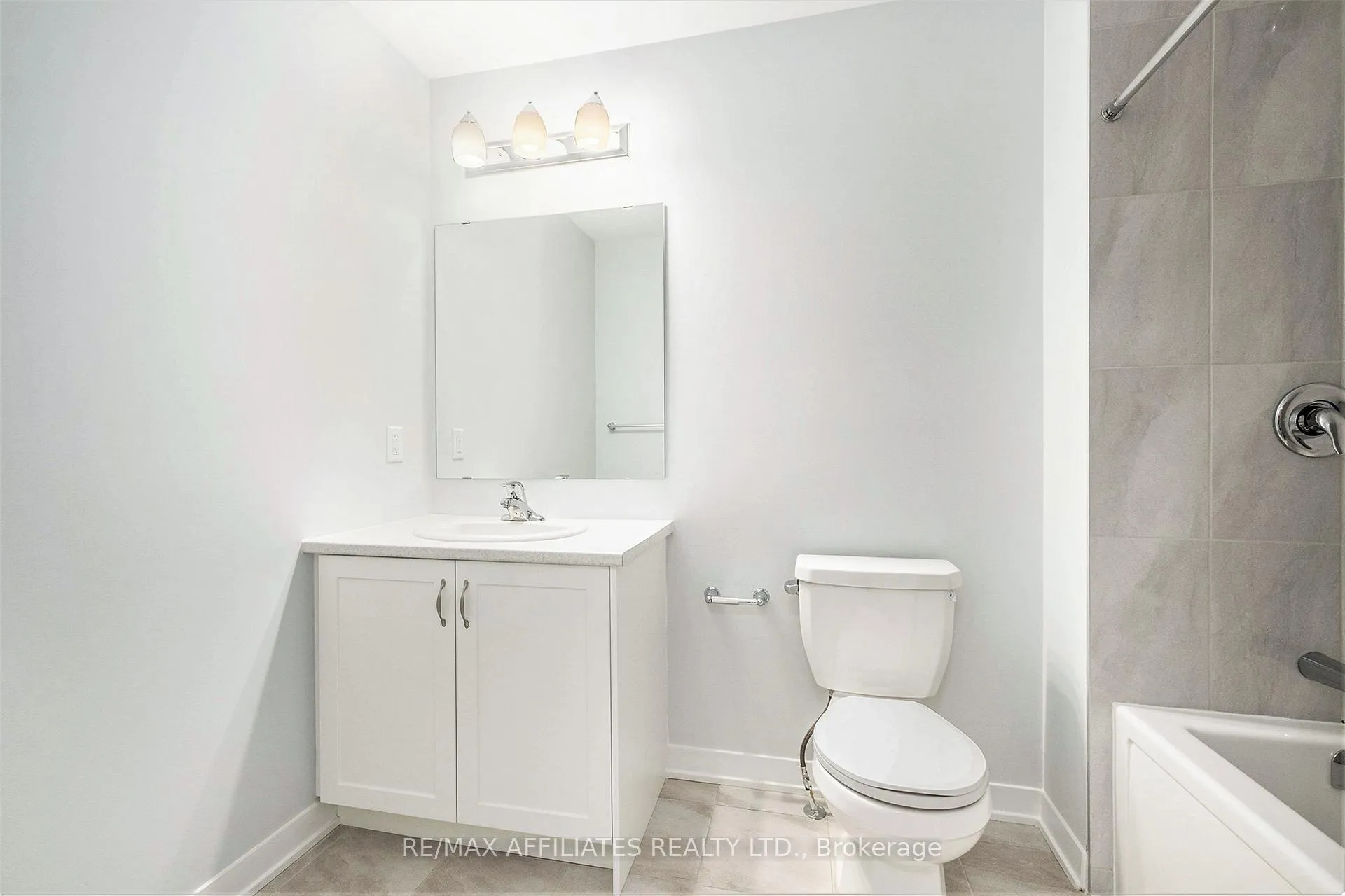Photo 12 of 110 Robert Perry Street, North Grenville, North Grenville Twp (Kemptville South) — HOMEH