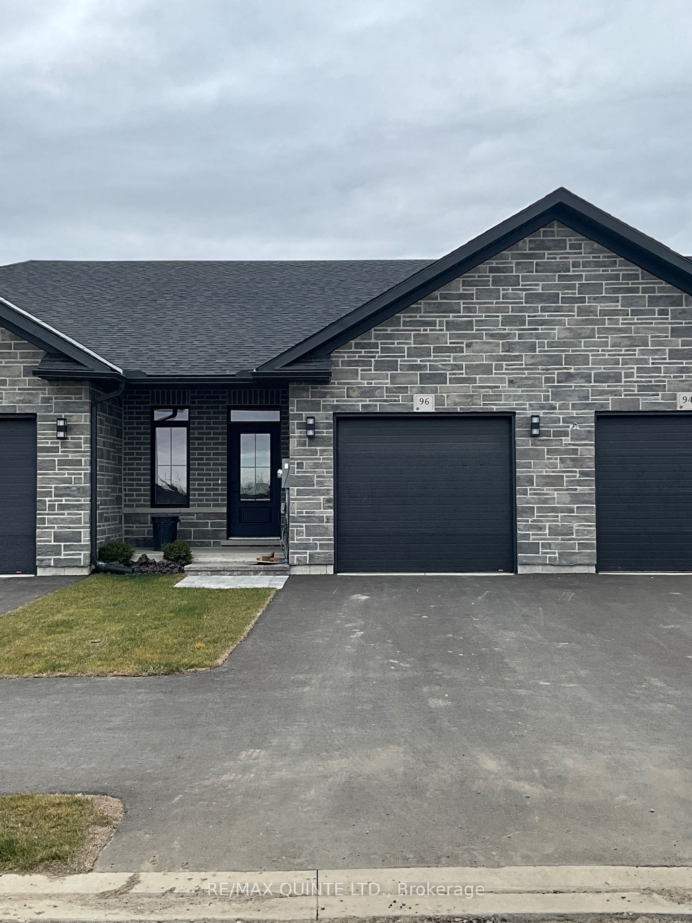 Photo 1 of 96 Raycroft Dr, Belleville, Thurlow Ward — HOMEH