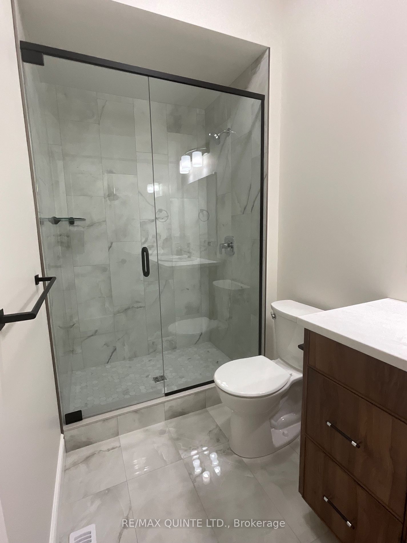 Photo 10 of 96 Raycroft Dr, Belleville, Thurlow Ward — HOMEH