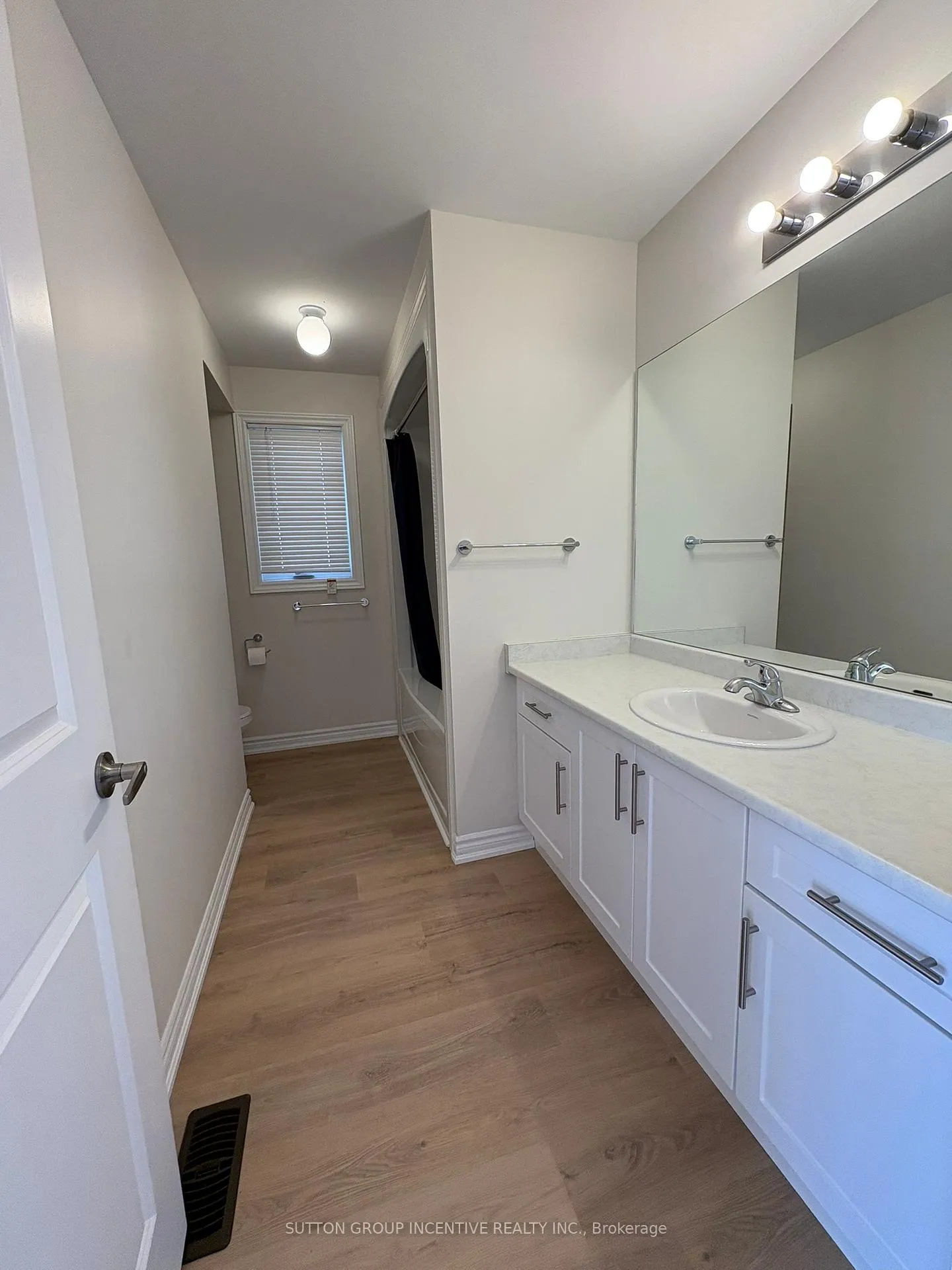 Photo 11 of Unit B, 1443 Benson Street, Innisfil, Alcona — HOMEH