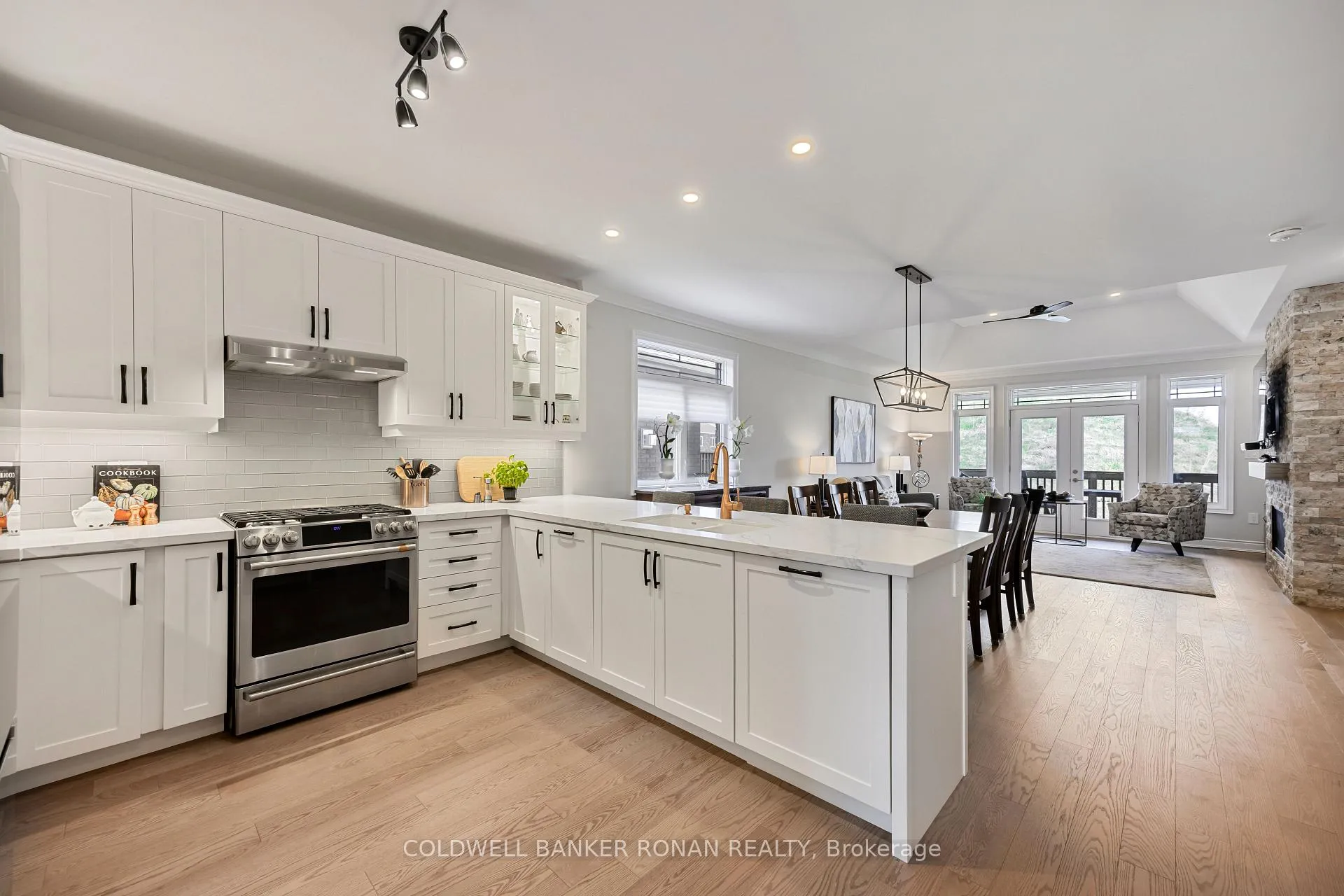 Photo 6 of 114 Summerhill Drive, New Tecumseth, Alliston — HOMEH