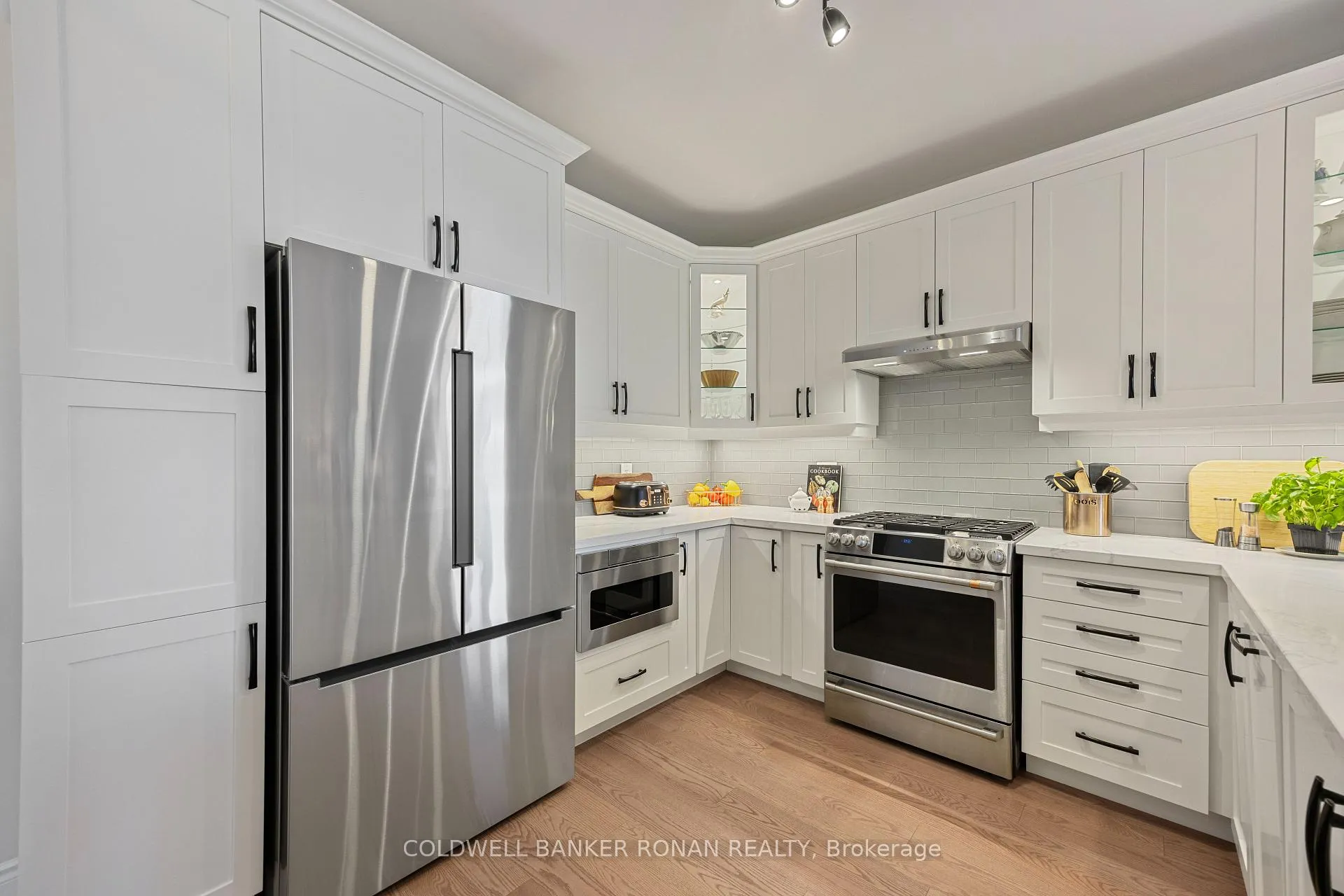 Photo 8 of 114 Summerhill Drive, New Tecumseth, Alliston — HOMEH