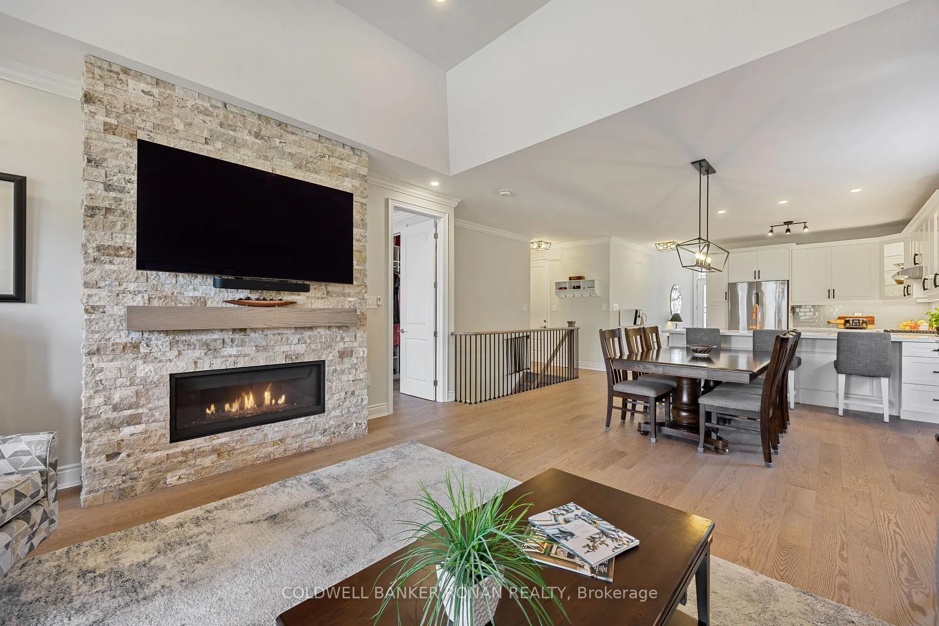 Photo 13 of 114 Summerhill Drive, New Tecumseth, Alliston — HOMEH