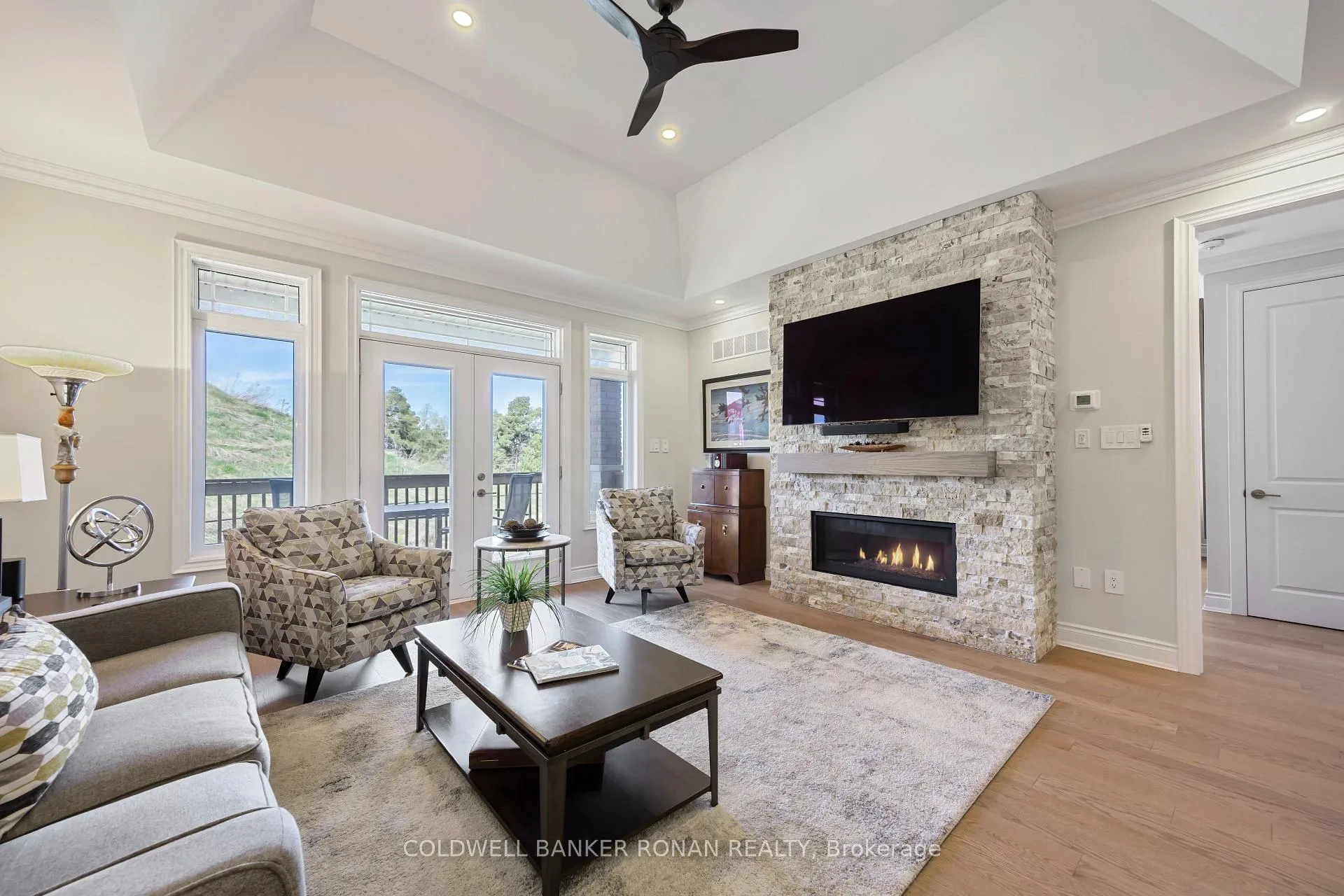 Photo 15 of 114 Summerhill Drive, New Tecumseth, Alliston — HOMEH