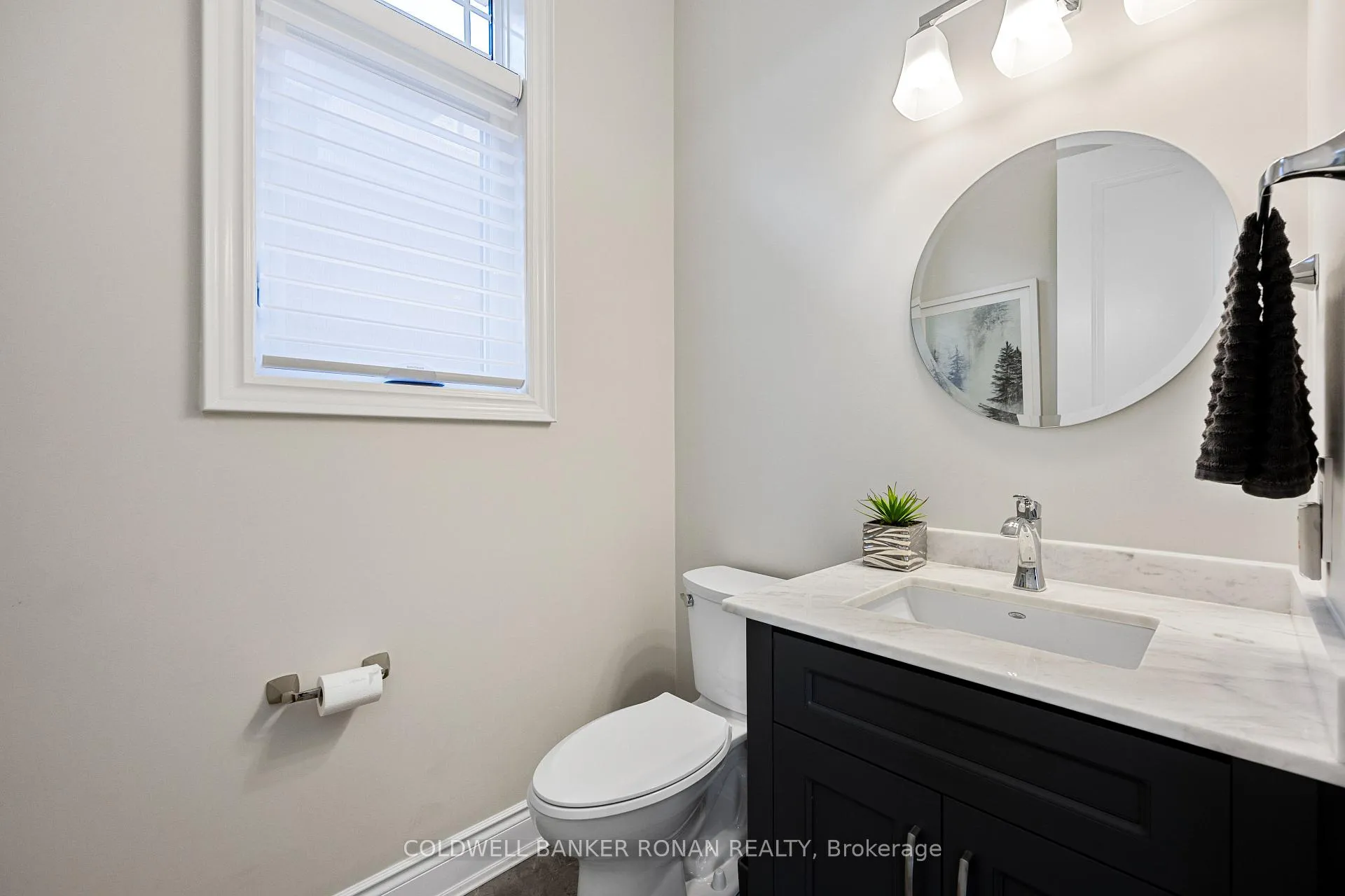 Photo 24 of 114 Summerhill Drive, New Tecumseth, Alliston — HOMEH
