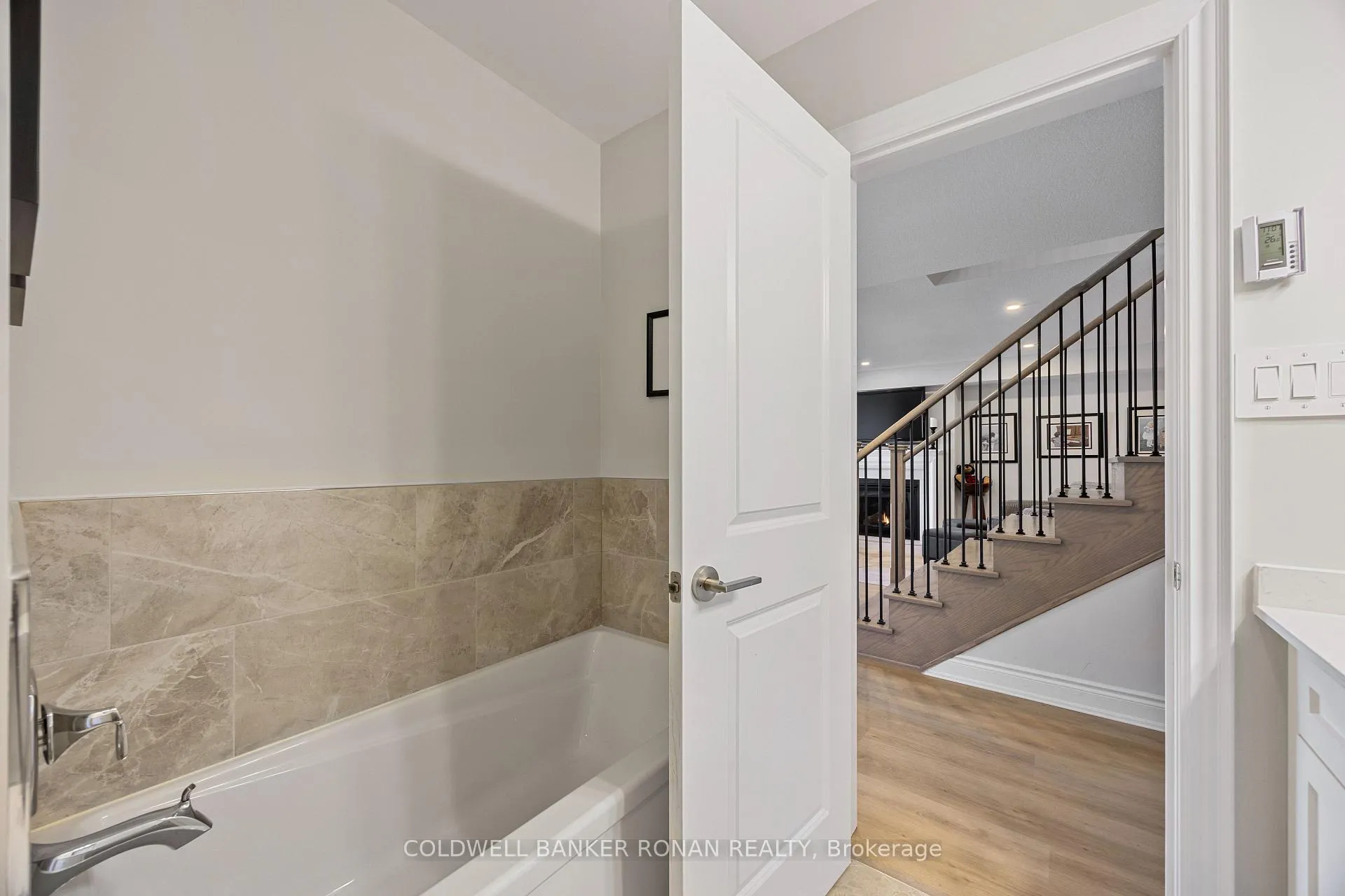 Photo 37 of 114 Summerhill Drive, New Tecumseth, Alliston — HOMEH