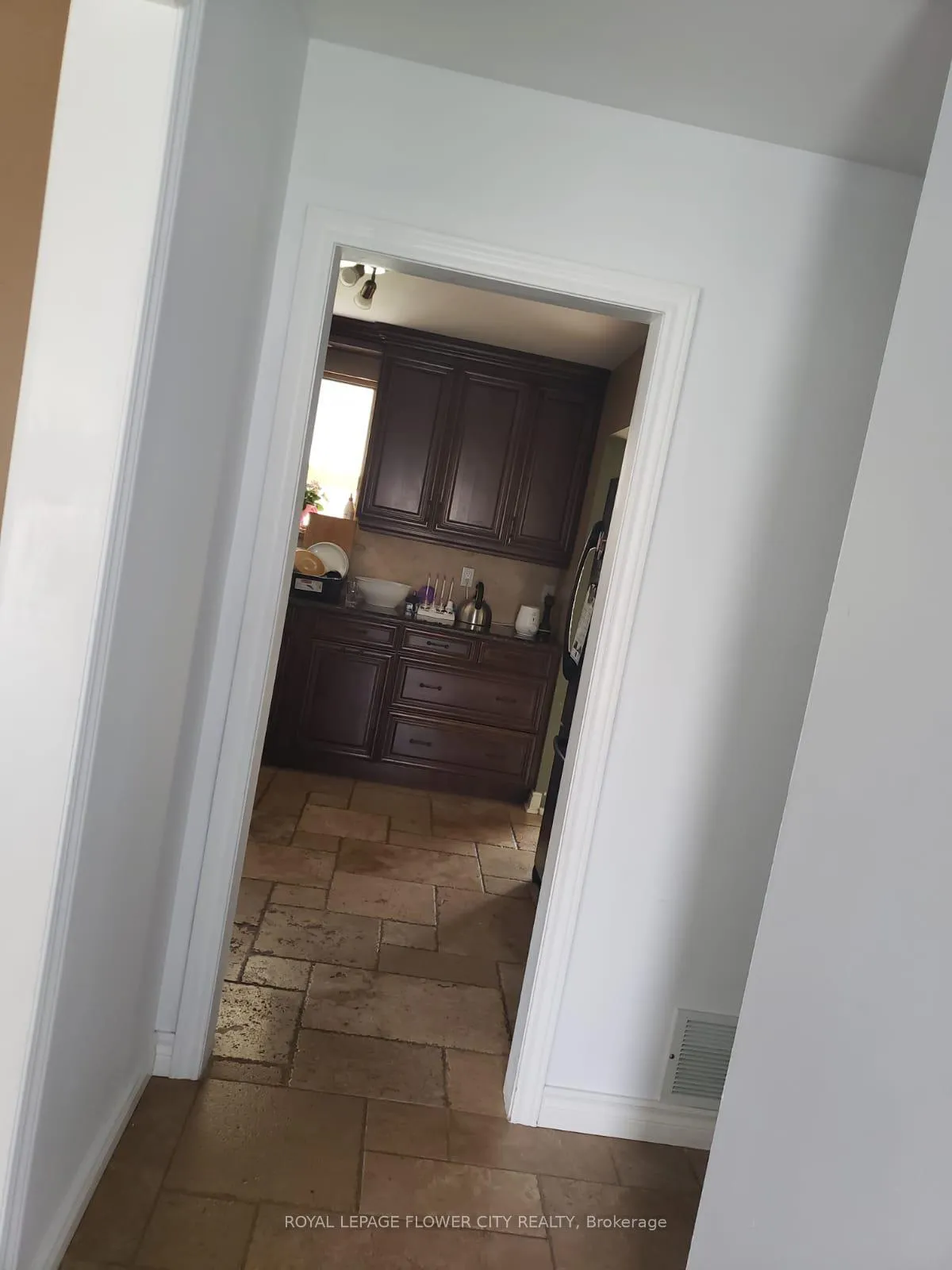 Photo 5 of 3 Devlin Place, Brampton, Southgate — HOMEH