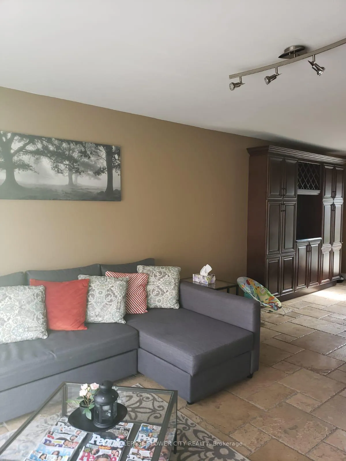 Photo 6 of 3 Devlin Place, Brampton, Southgate — HOMEH