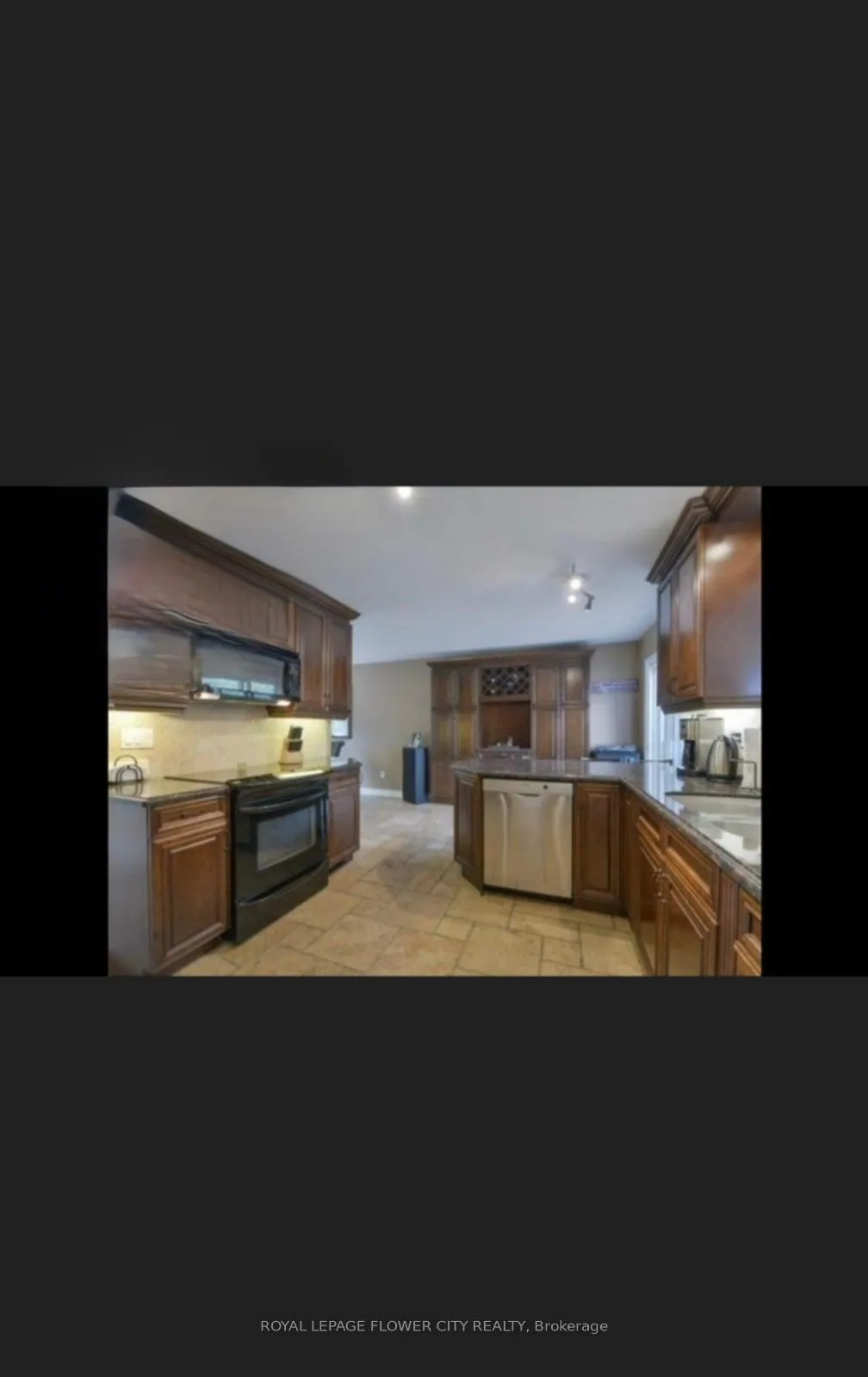 Photo 13 of 3 Devlin Place, Brampton, Southgate — HOMEH