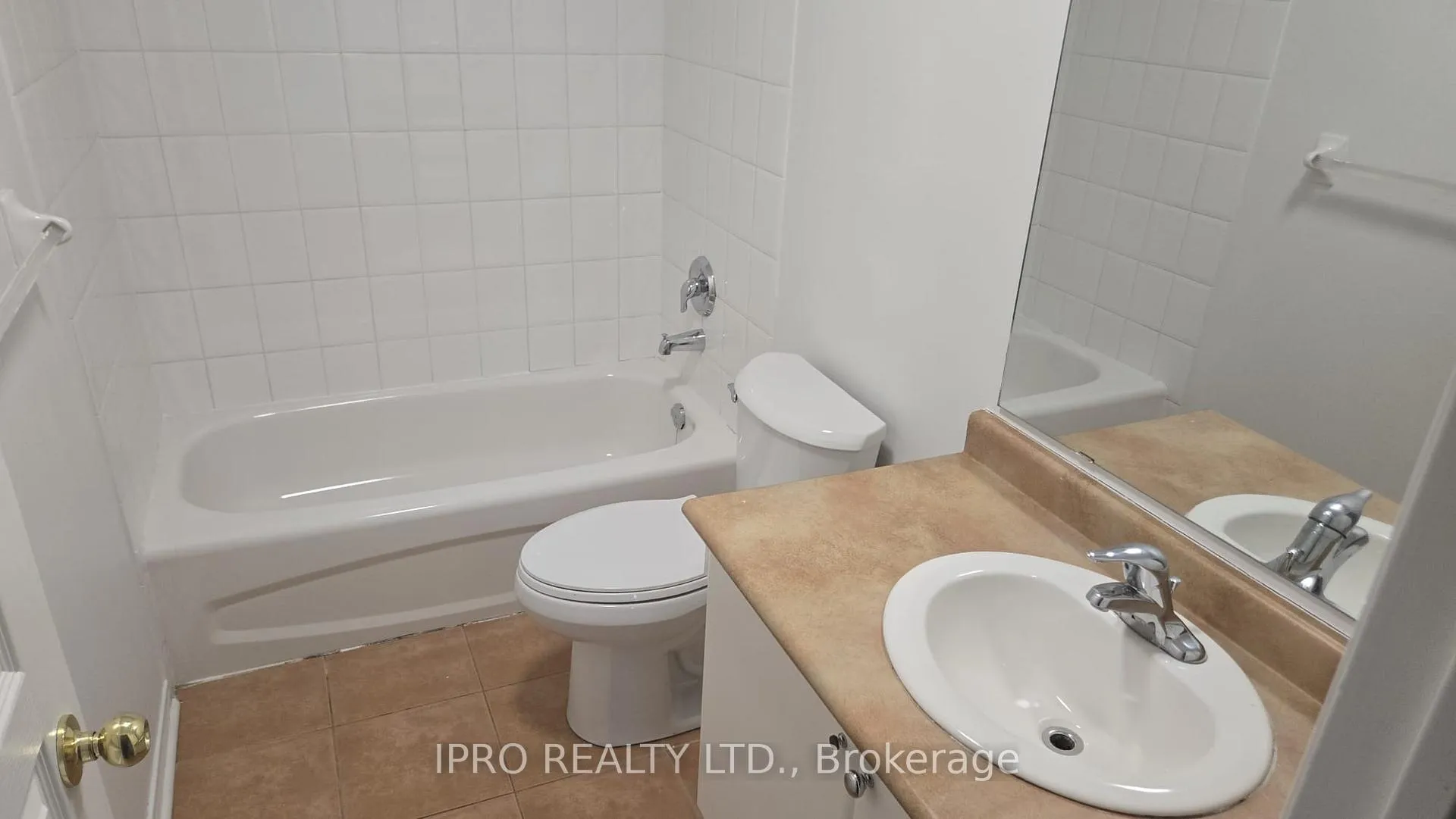 Photo 9 of 41 Laughlin Hill Crescent, Ajax, Central East — HOMEH