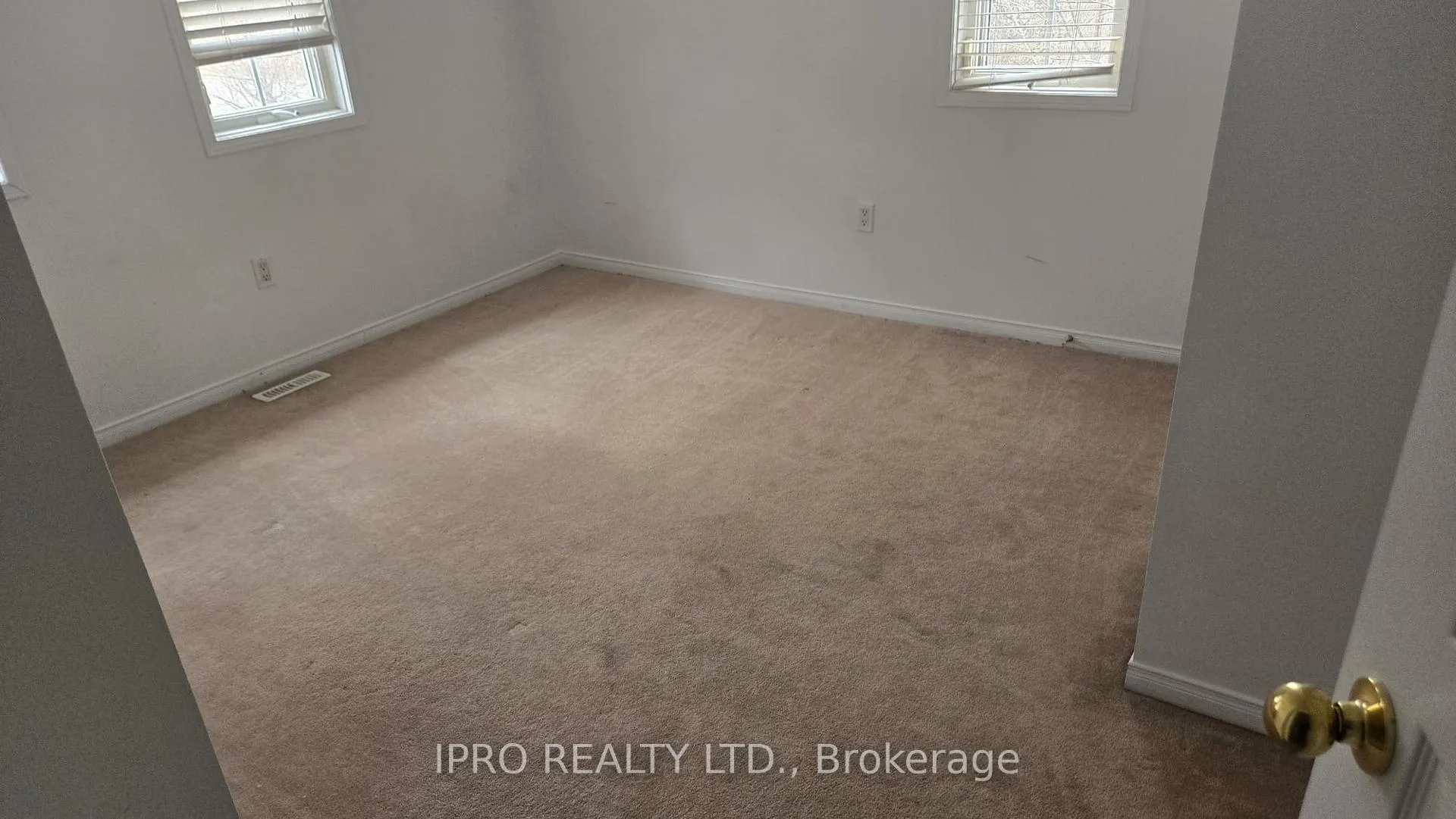 Photo 10 of 41 Laughlin Hill Crescent, Ajax, Central East — HOMEH