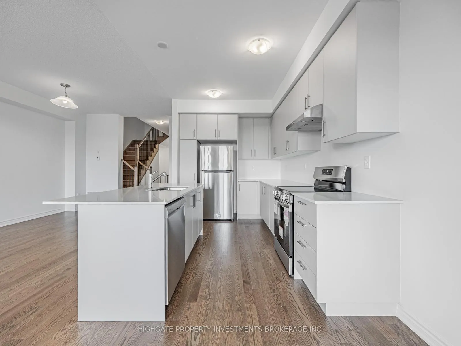 Photo 11 of 71 Reigate Avenue, Whitby, Williamsburg — HOMEH