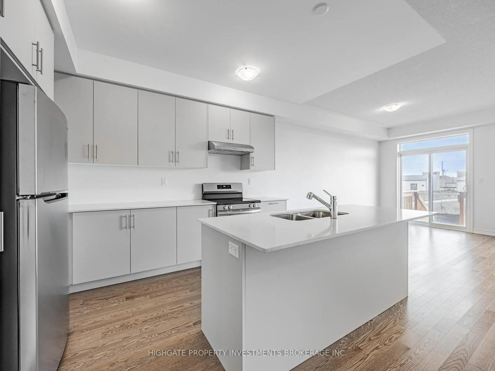 Photo 12 of 71 Reigate Avenue, Whitby, Williamsburg — HOMEH