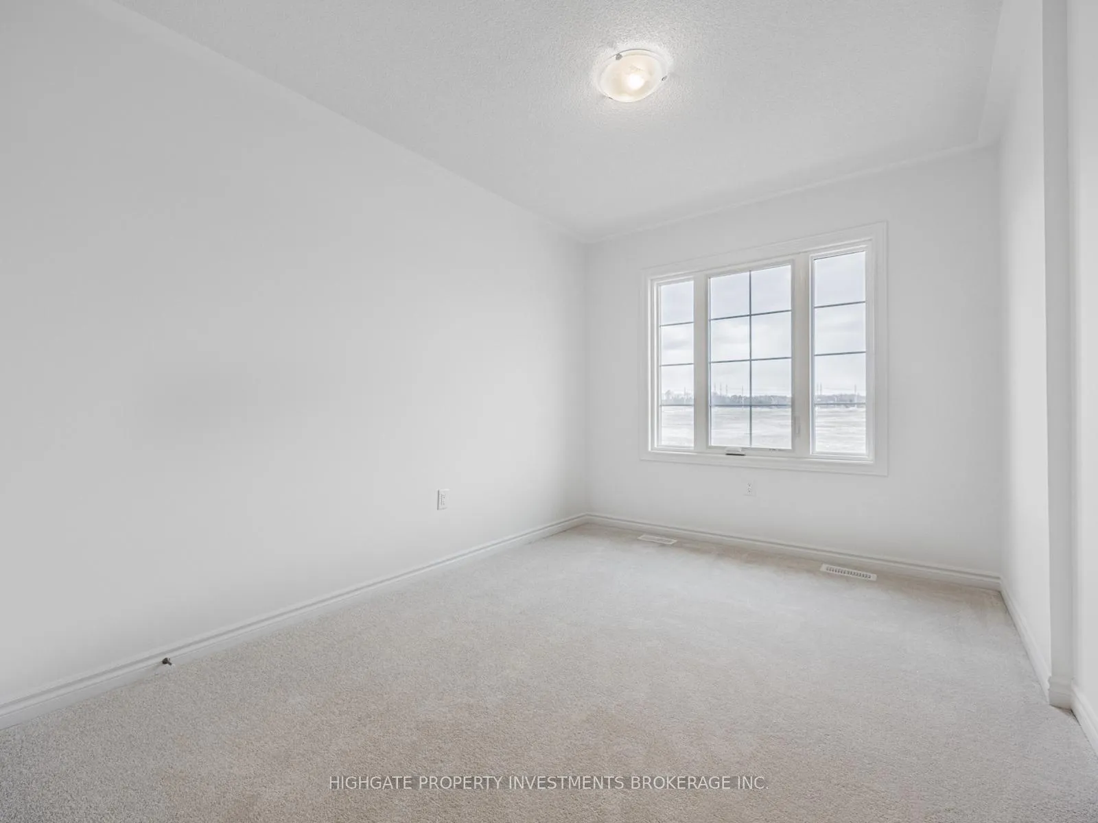 Photo 15 of 71 Reigate Avenue, Whitby, Williamsburg — HOMEH
