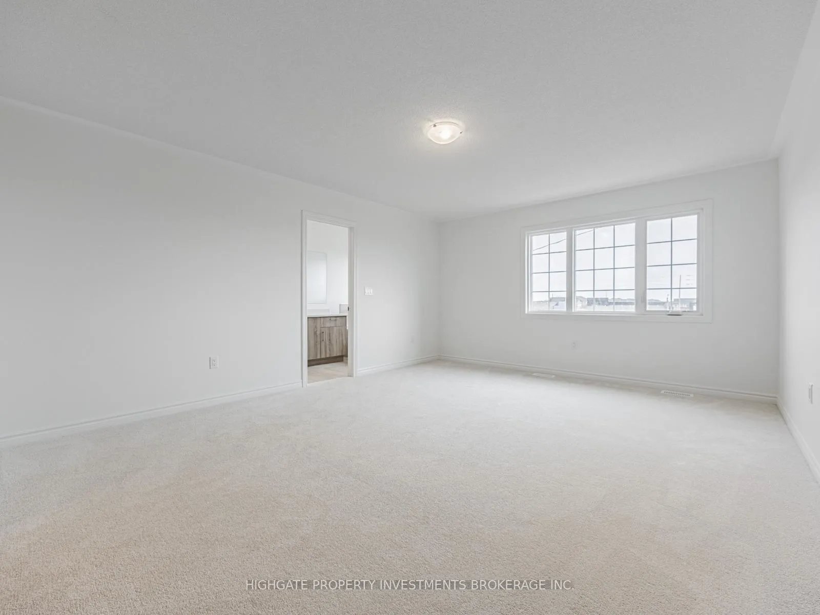 Photo 24 of 71 Reigate Avenue, Whitby, Williamsburg — HOMEH