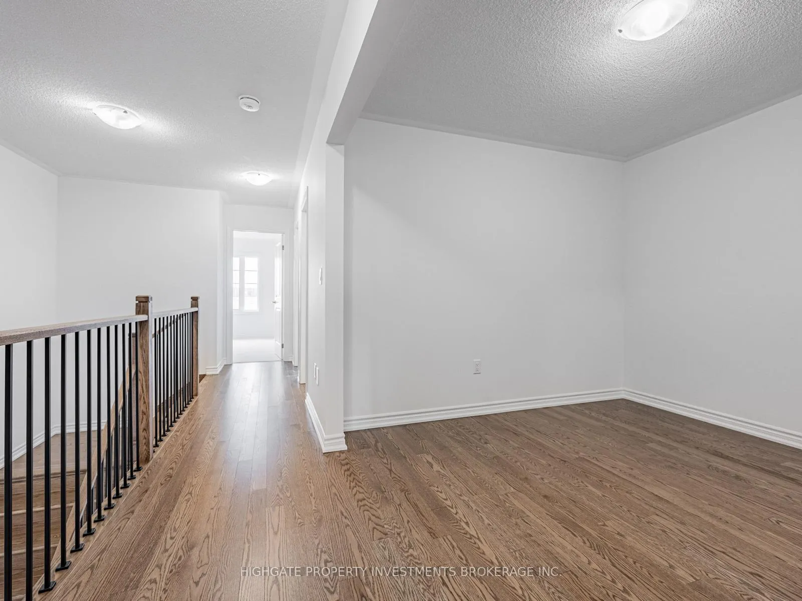 Photo 28 of 71 Reigate Avenue, Whitby, Williamsburg — HOMEH