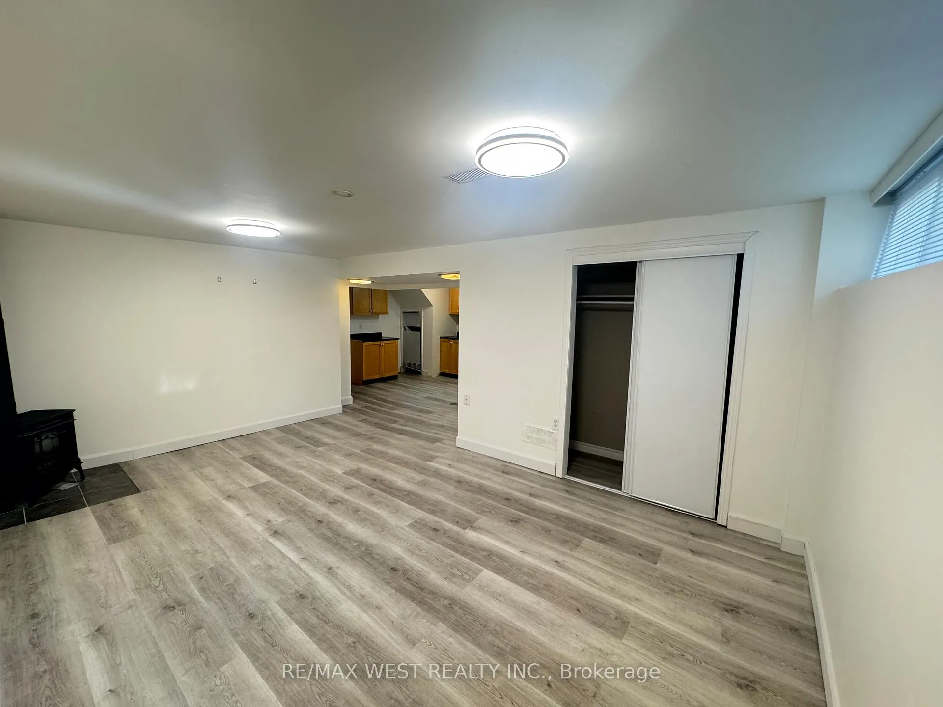 Photo 3 of 62 Foreht Crescent, Aurora, Aurora Heights — HOMEH