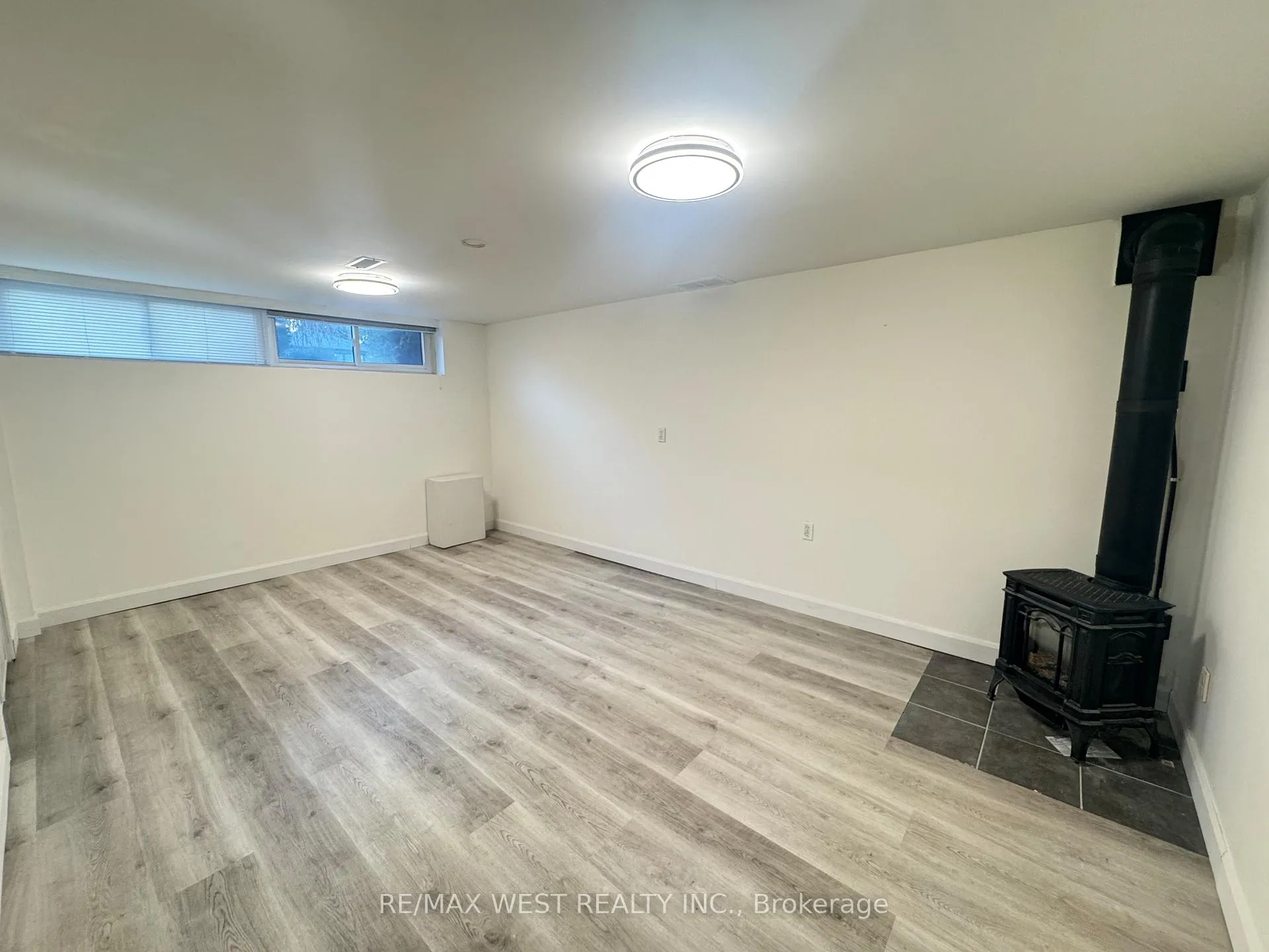 Photo 6 of 62 Foreht Crescent, Aurora, Aurora Heights — HOMEH