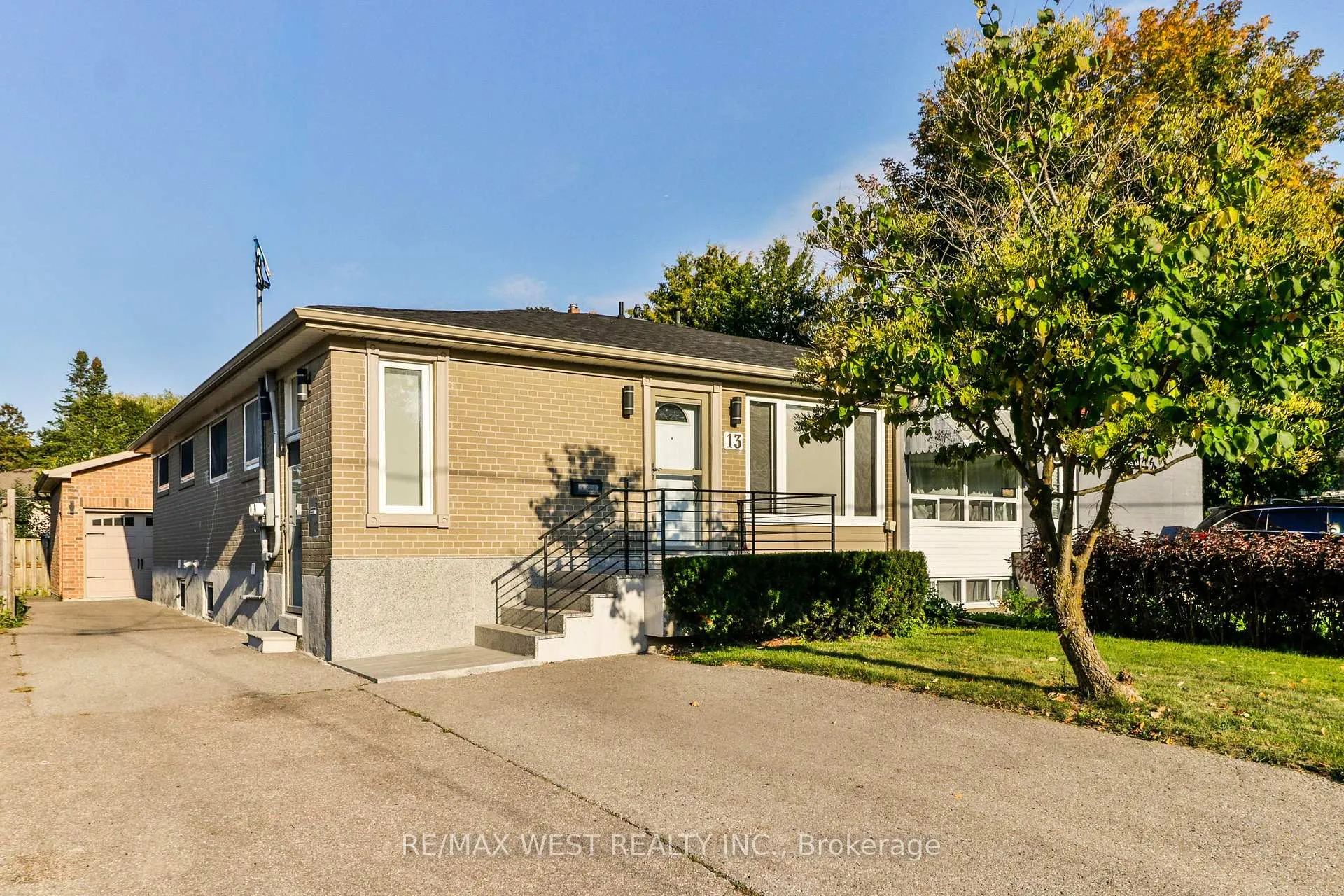 Photo 1 of Unit Basement, 13 Richardson Drive, Aurora, Aurora Highlands — HOMEH