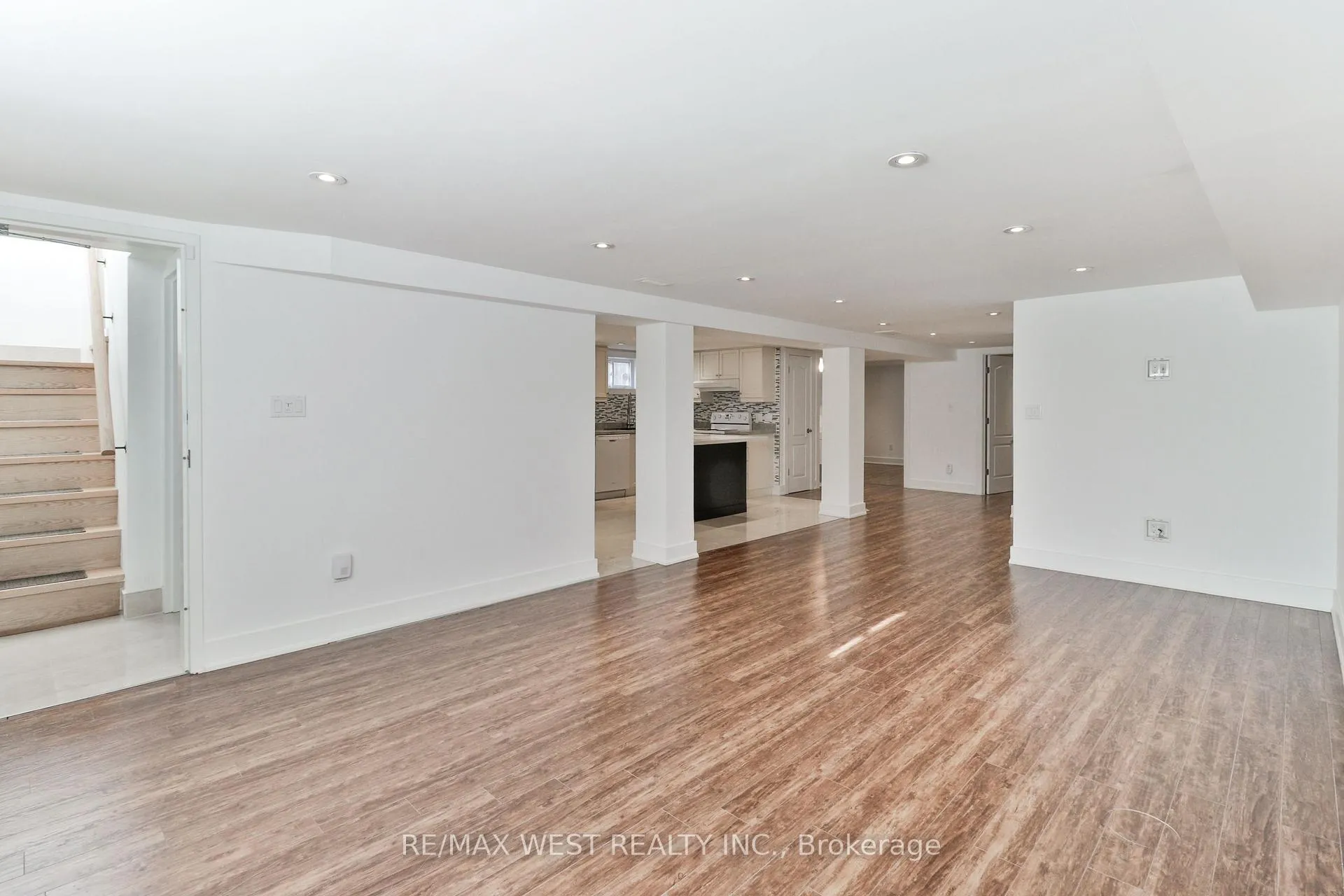 Photo 4 of Unit Basement, 13 Richardson Drive, Aurora, Aurora Highlands — HOMEH