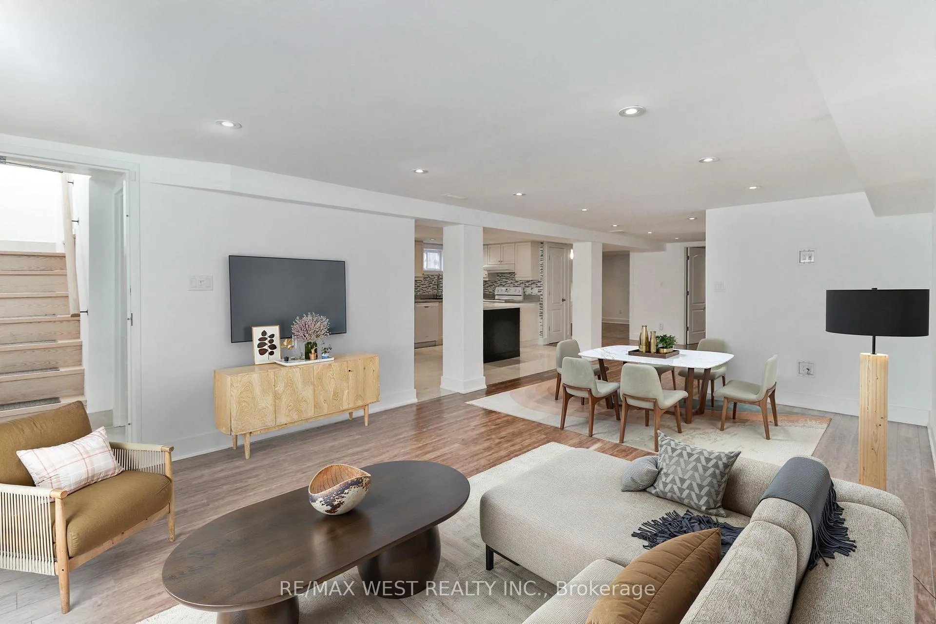 Photo 5 of Unit Basement, 13 Richardson Drive, Aurora, Aurora Highlands — HOMEH
