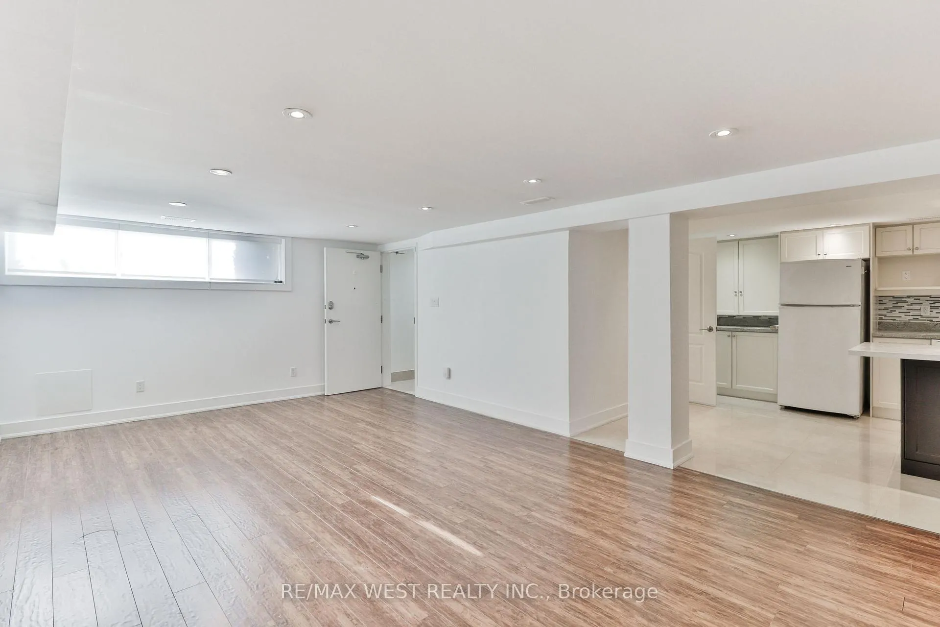 Photo 7 of Unit Basement, 13 Richardson Drive, Aurora, Aurora Highlands — HOMEH