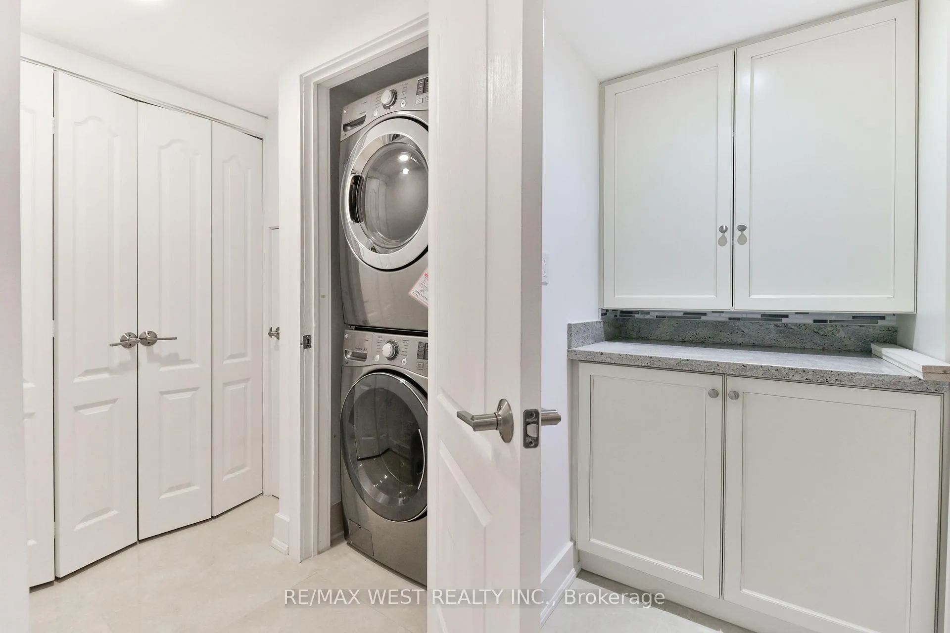 Photo 12 of Unit Basement, 13 Richardson Drive, Aurora, Aurora Highlands — HOMEH