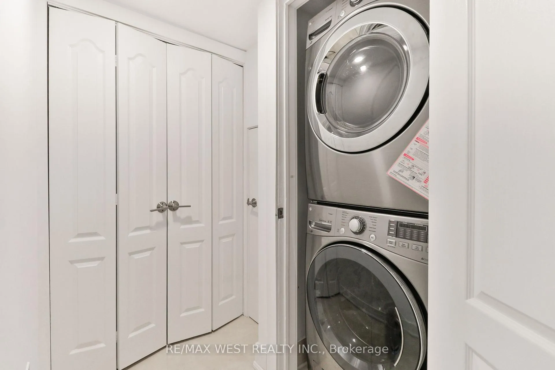 Photo 13 of Unit Basement, 13 Richardson Drive, Aurora, Aurora Highlands — HOMEH