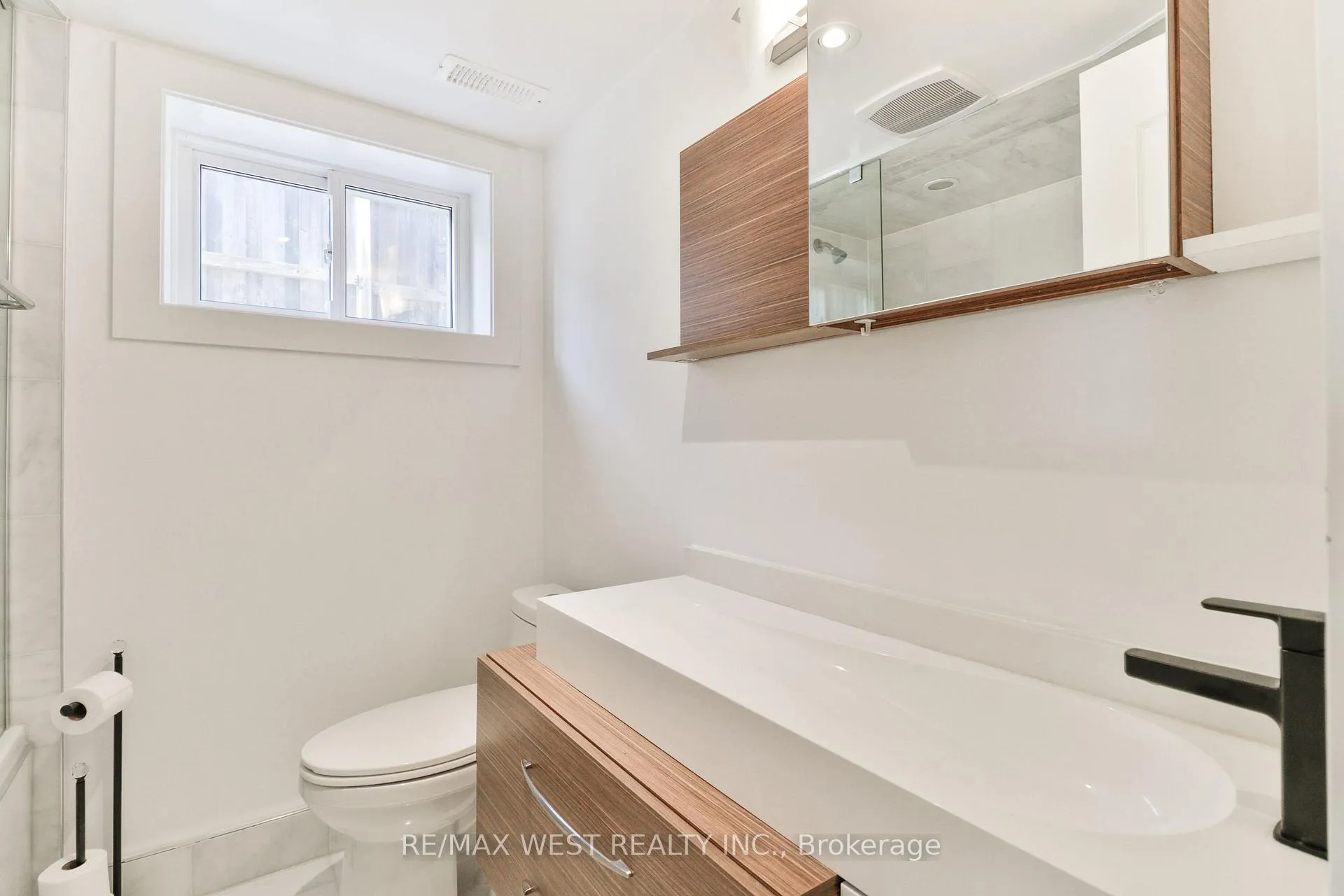 Photo 19 of Unit Basement, 13 Richardson Drive, Aurora, Aurora Highlands — HOMEH