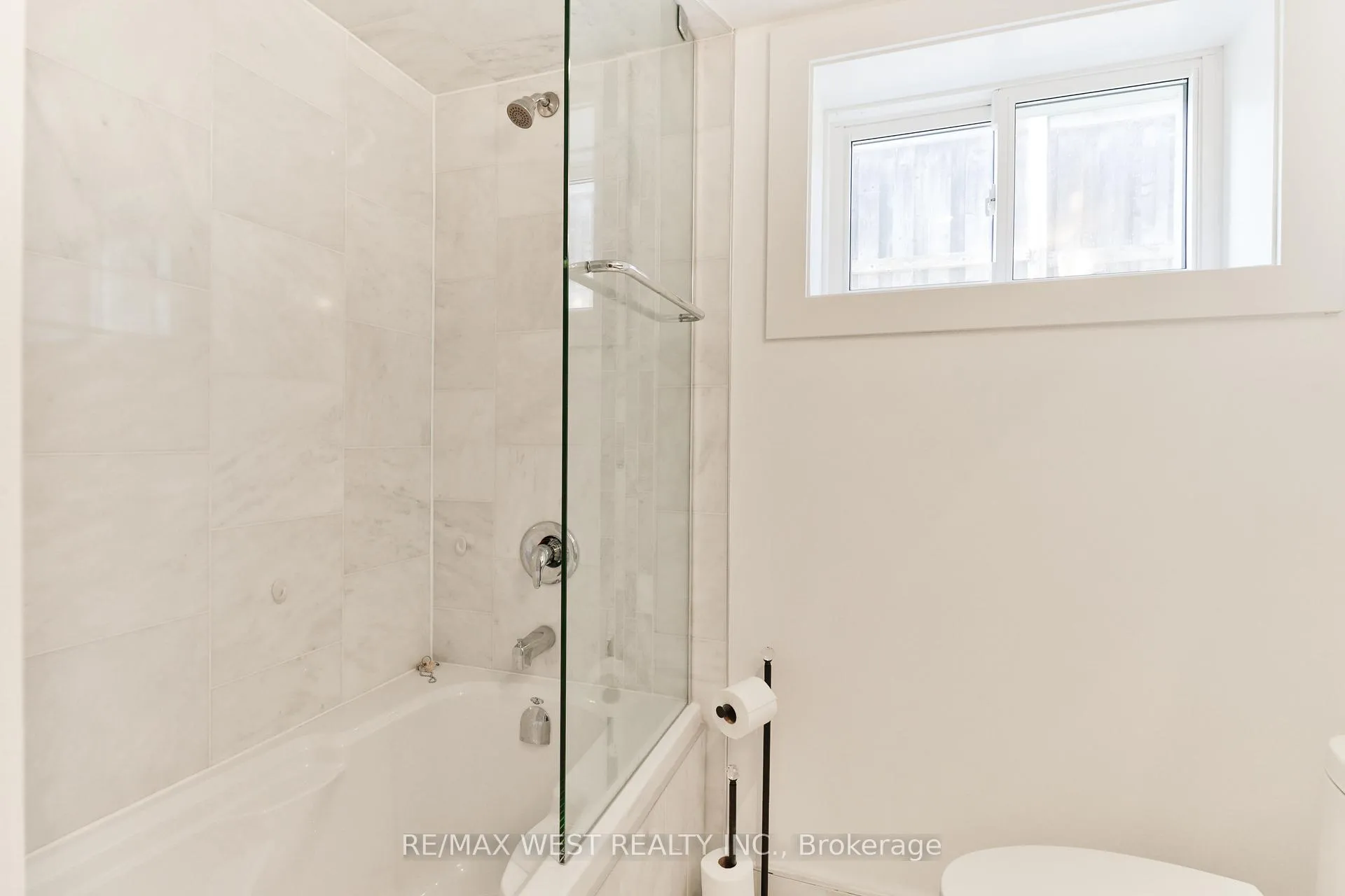 Photo 20 of Unit Basement, 13 Richardson Drive, Aurora, Aurora Highlands — HOMEH