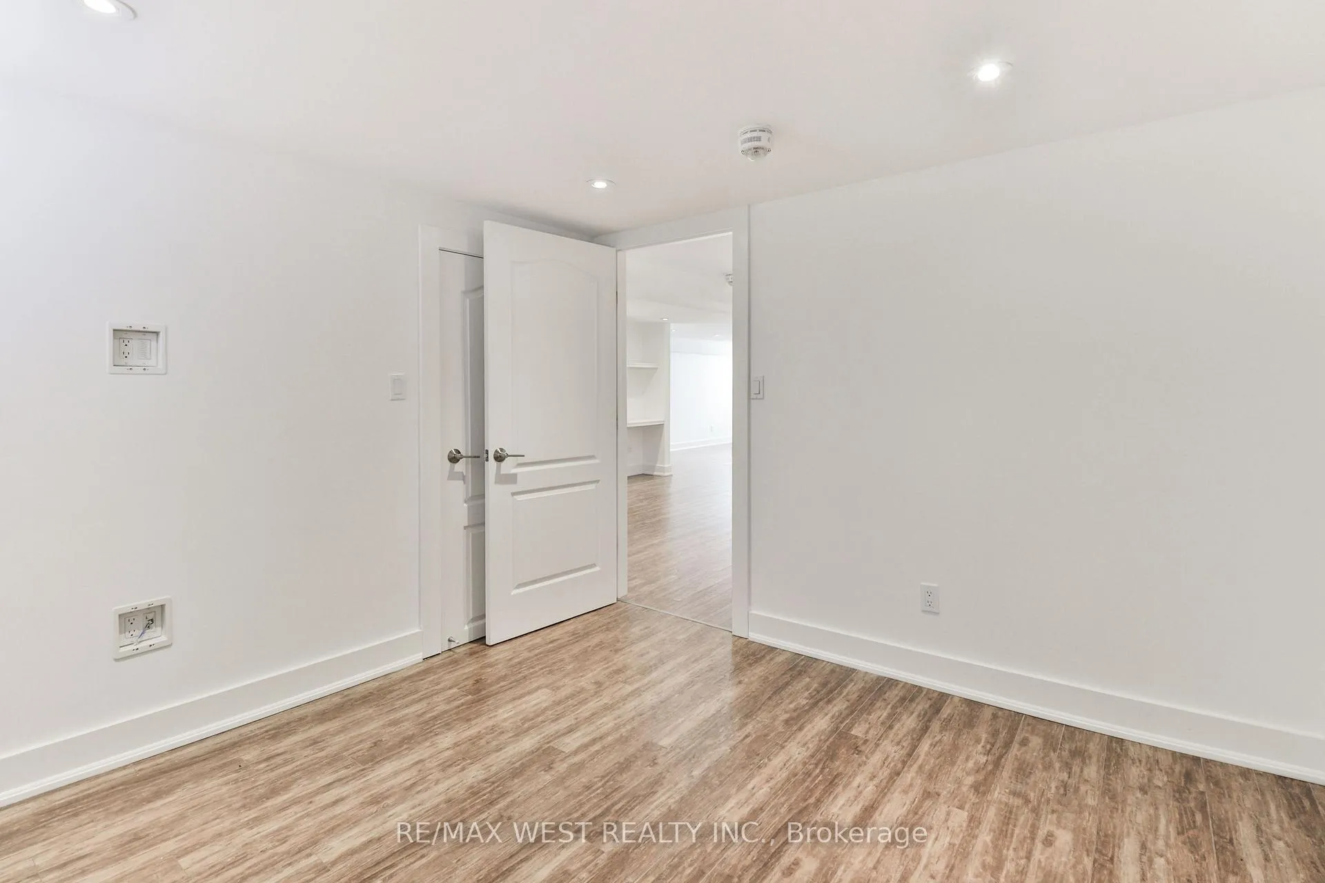 Photo 21 of Unit Basement, 13 Richardson Drive, Aurora, Aurora Highlands — HOMEH