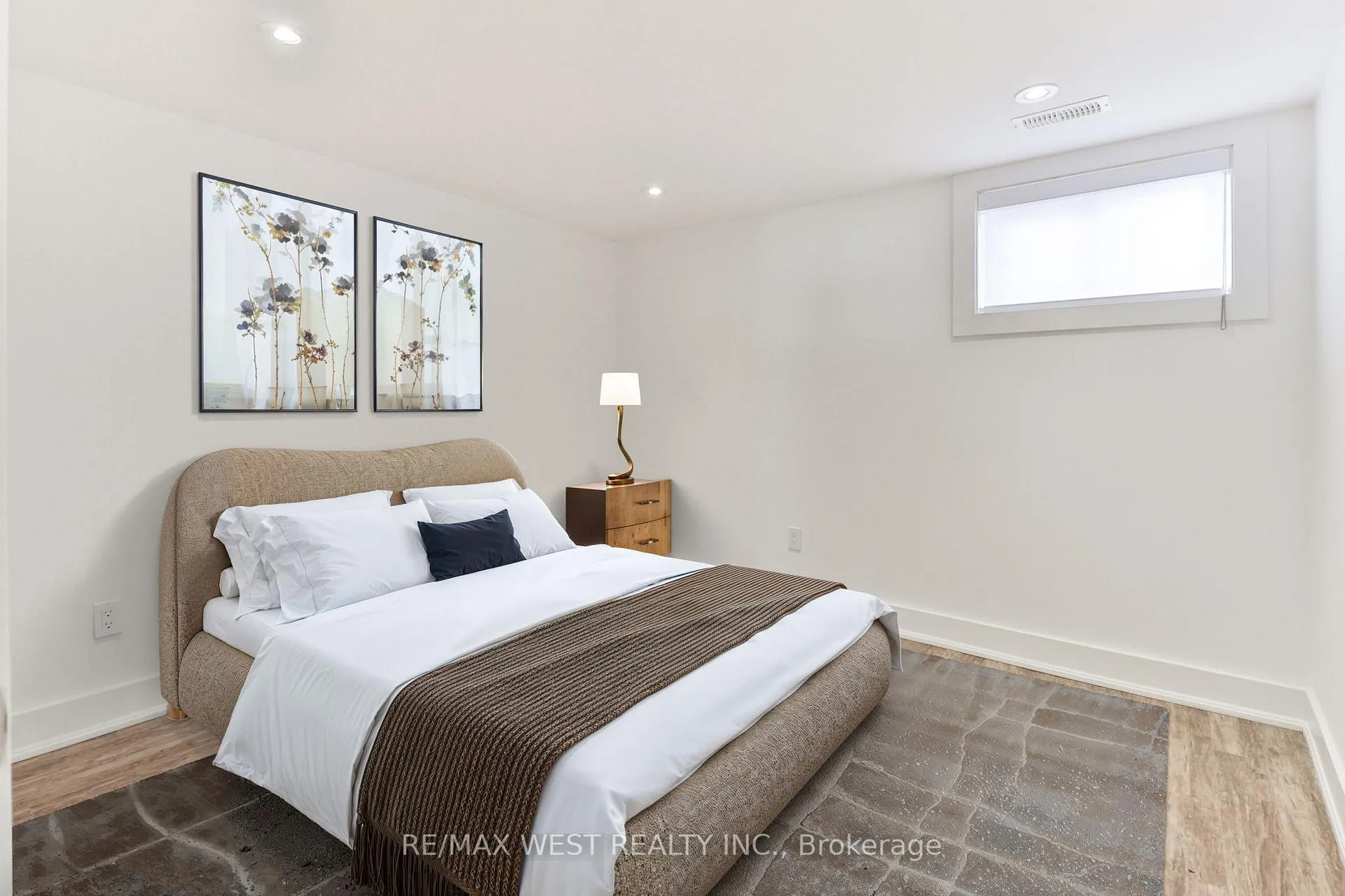 Photo 23 of Unit Basement, 13 Richardson Drive, Aurora, Aurora Highlands — HOMEH