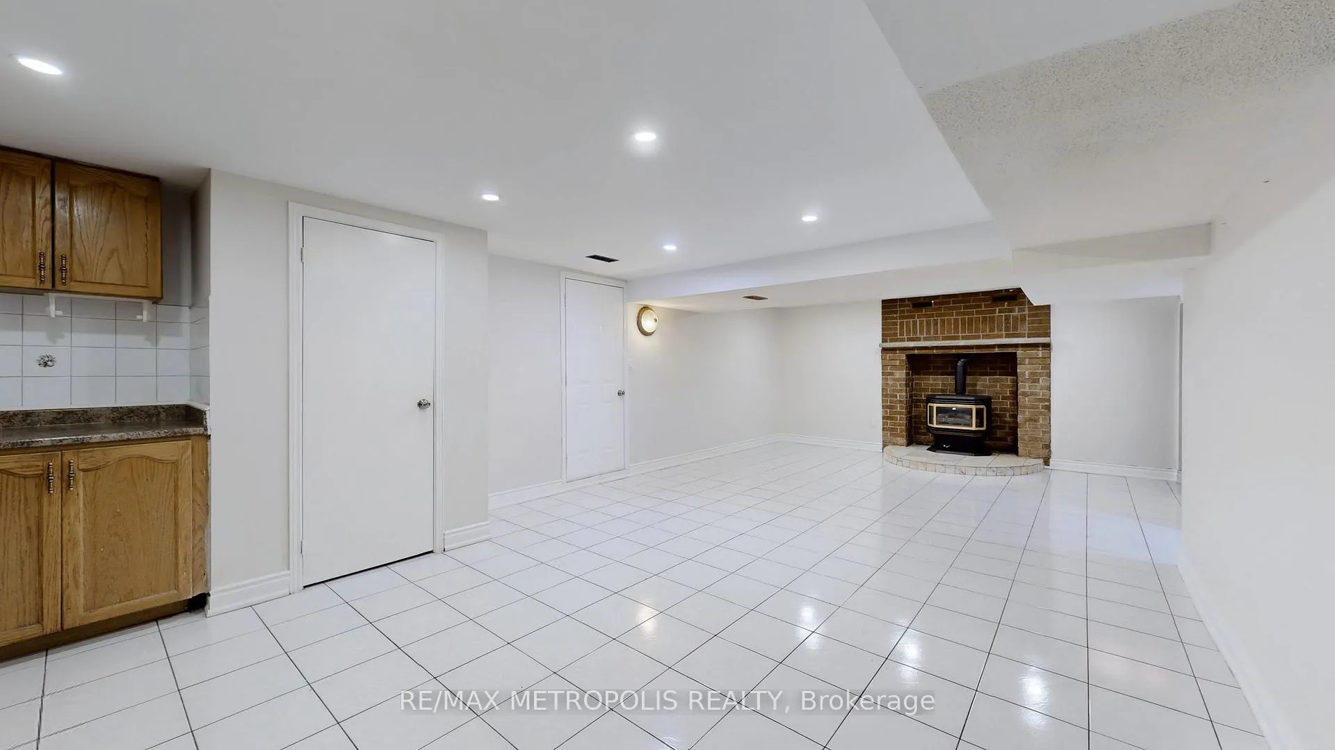 Photo 2 of Unit BSMT, 94 Blackmere Circle, Brampton, Fletcher's Creek South — HOMEH