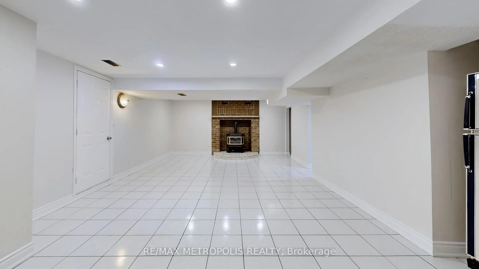 Photo 3 of Unit BSMT, 94 Blackmere Circle, Brampton, Fletcher's Creek South — HOMEH