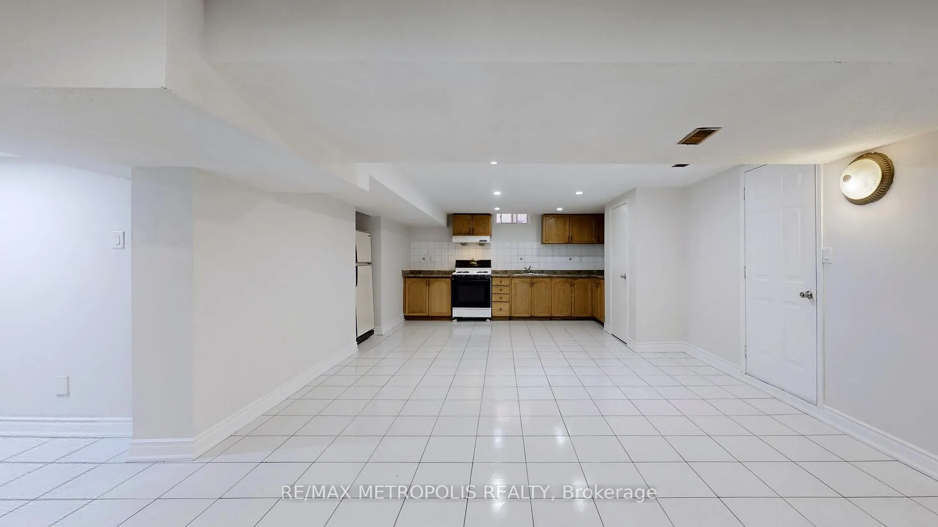 Photo 4 of Unit BSMT, 94 Blackmere Circle, Brampton, Fletcher's Creek South — HOMEH