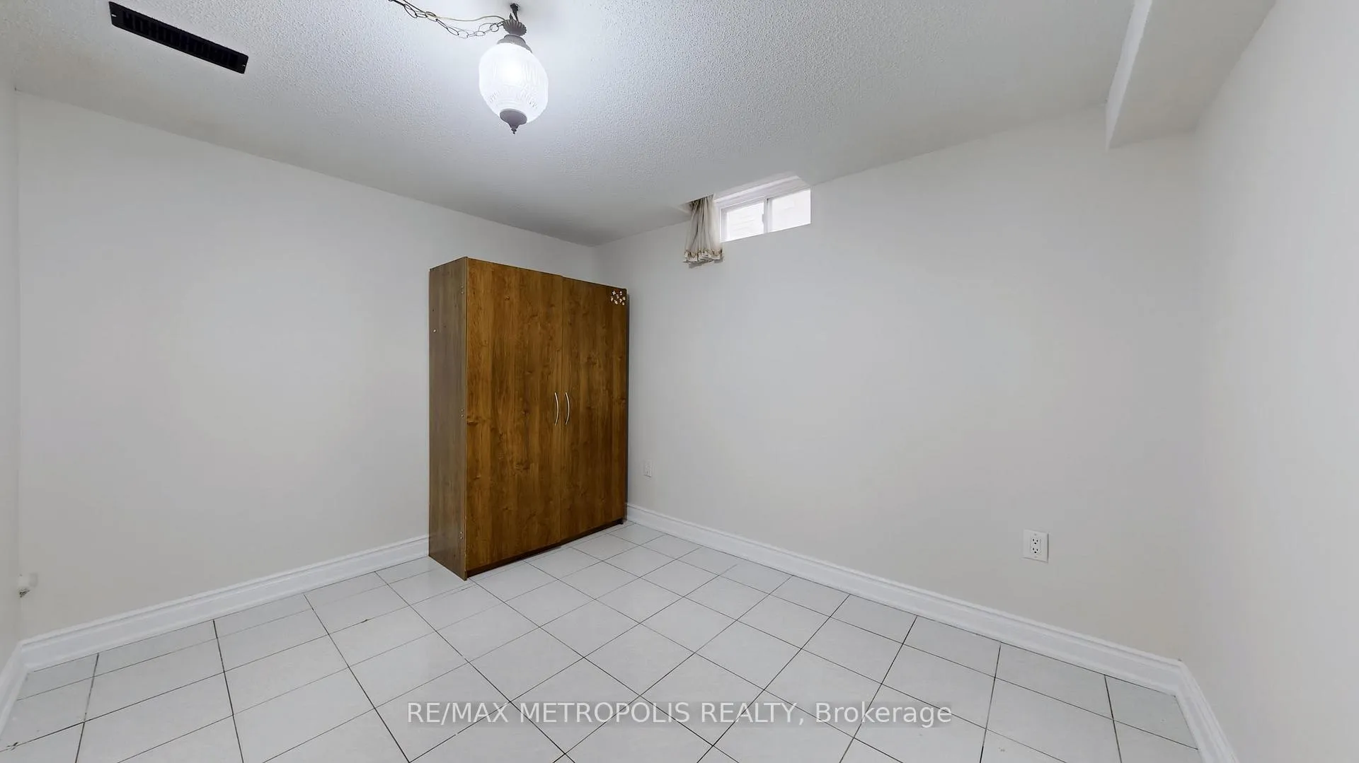 Photo 7 of Unit BSMT, 94 Blackmere Circle, Brampton, Fletcher's Creek South — HOMEH