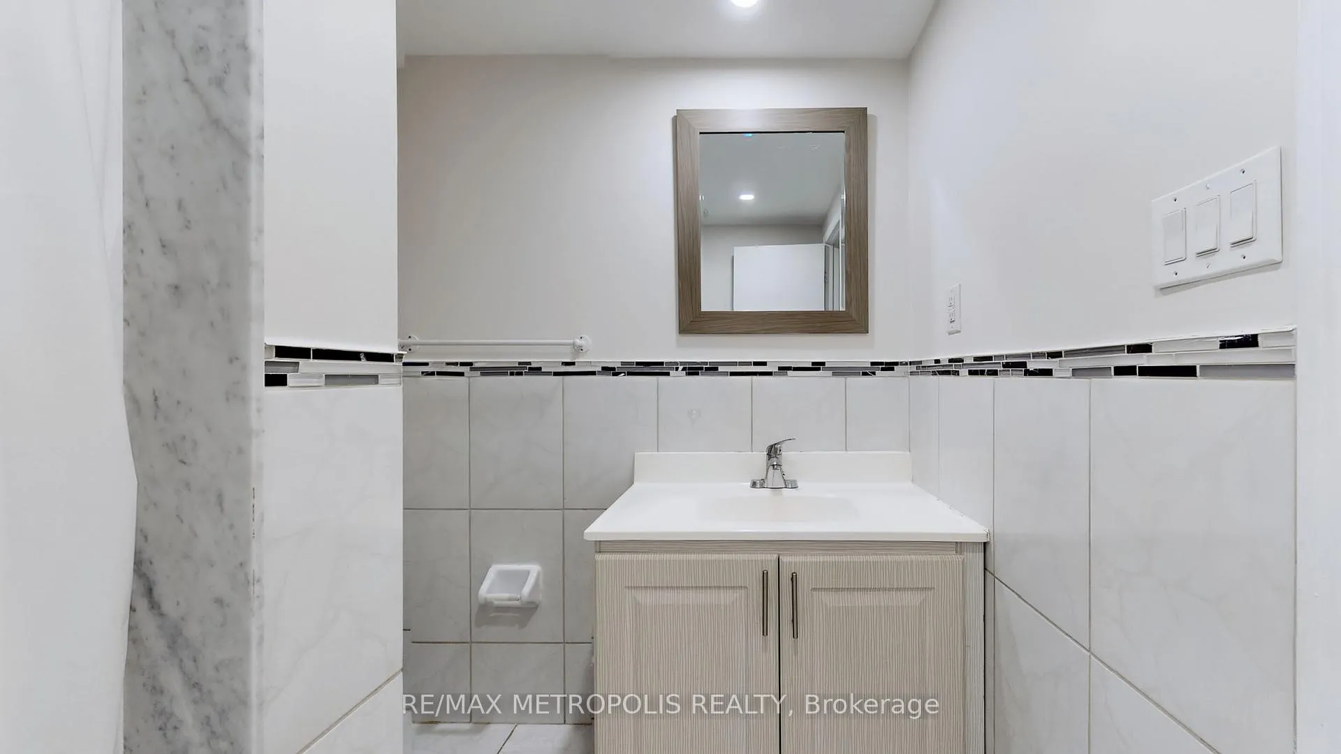 Photo 10 of Unit BSMT, 94 Blackmere Circle, Brampton, Fletcher's Creek South — HOMEH