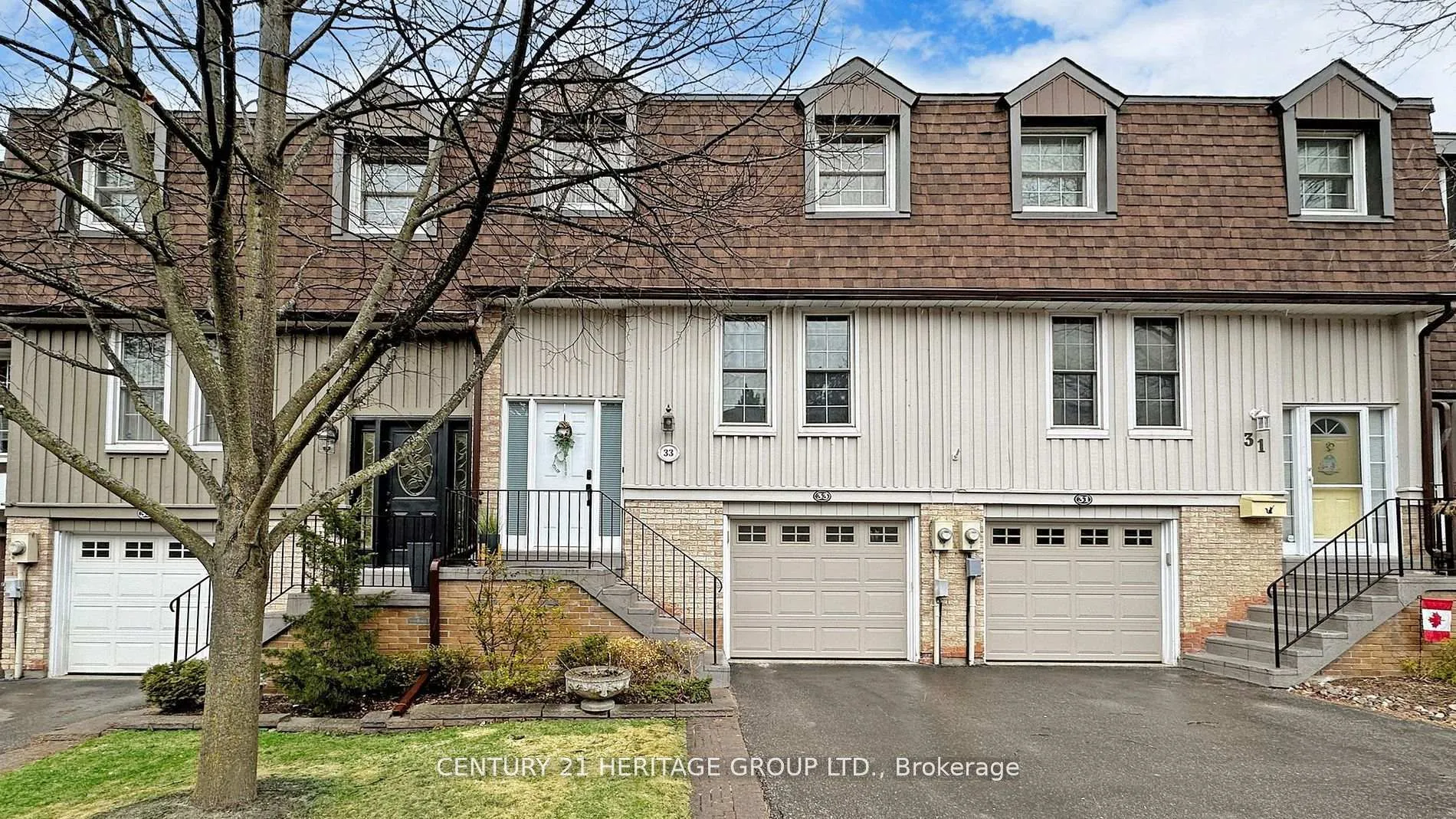 Photo 3 of 33 Bramble Way, Markham, Markham Village — HOMEH