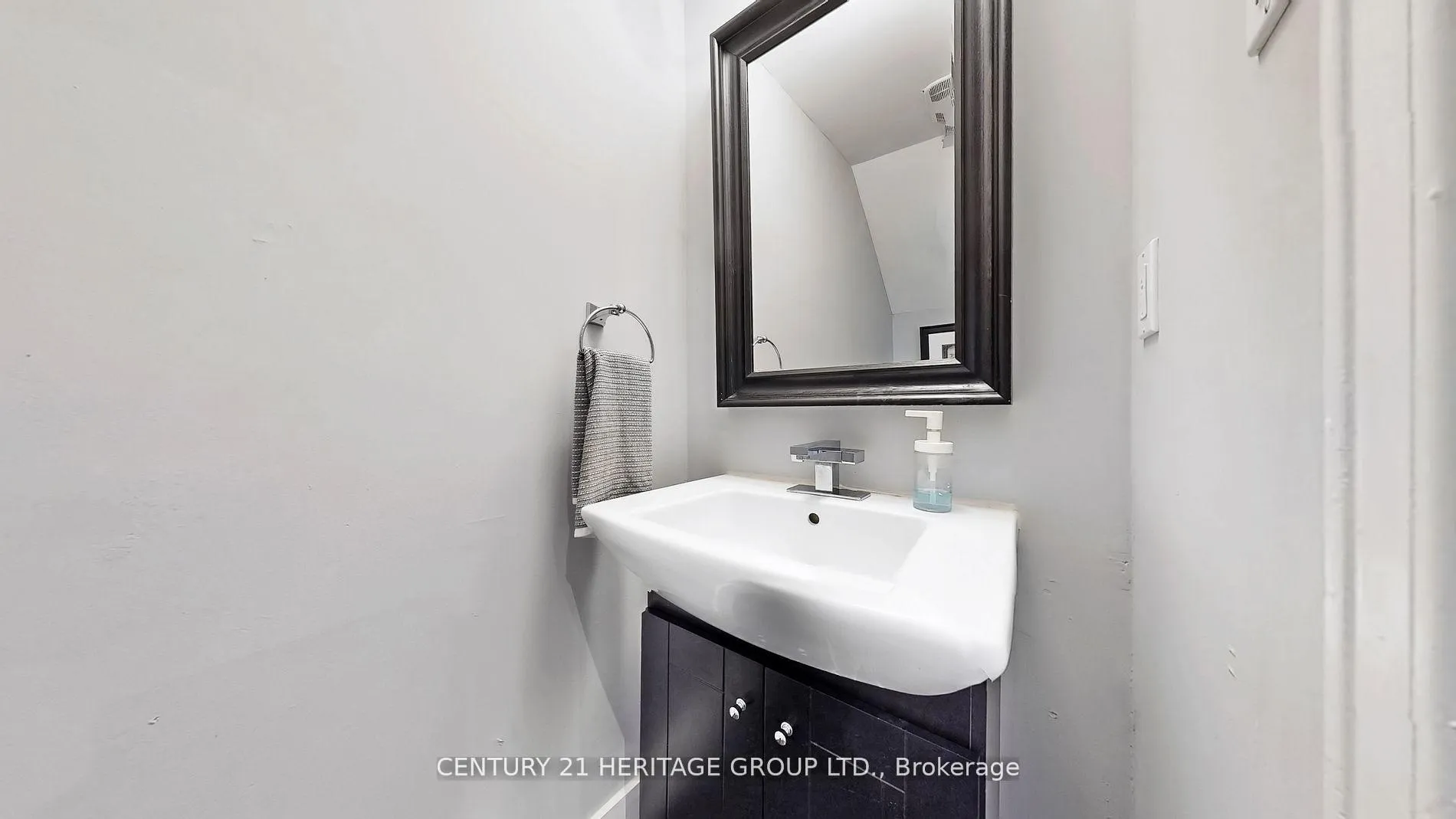 Photo 43 of 33 Bramble Way, Markham, Markham Village — HOMEH