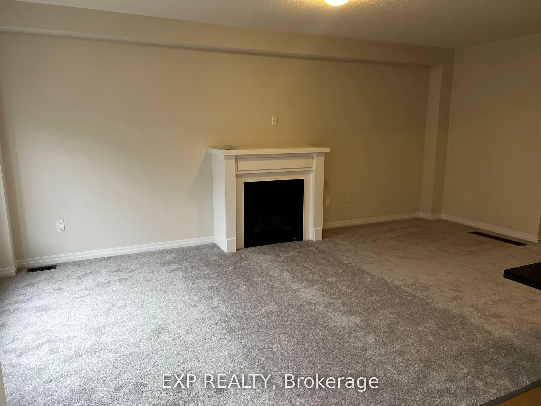 Photo 3 of 162 Flood Avenue, Clarington, Newcastle — HOMEH
