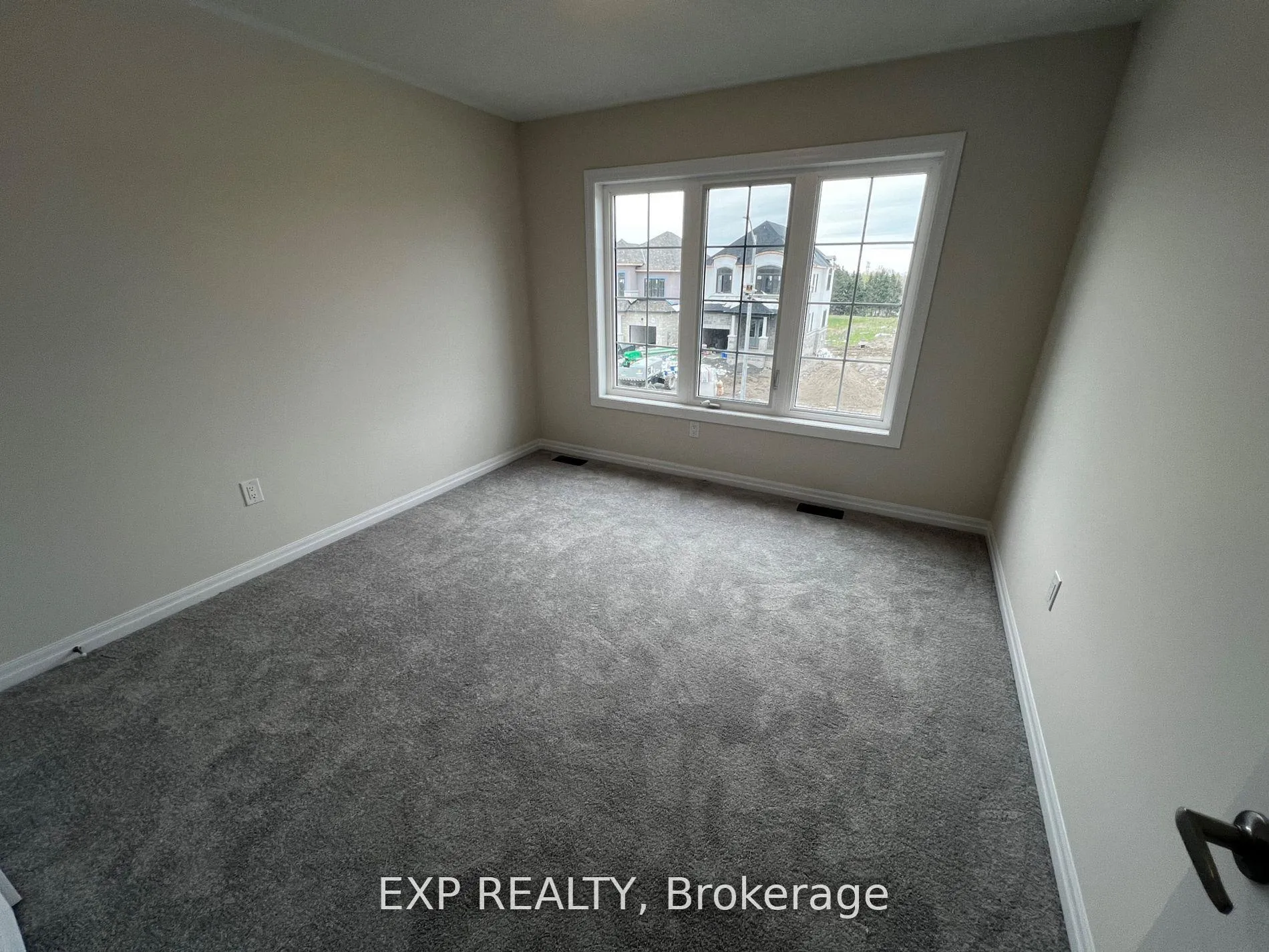 Photo 14 of 162 Flood Avenue, Clarington, Newcastle — HOMEH