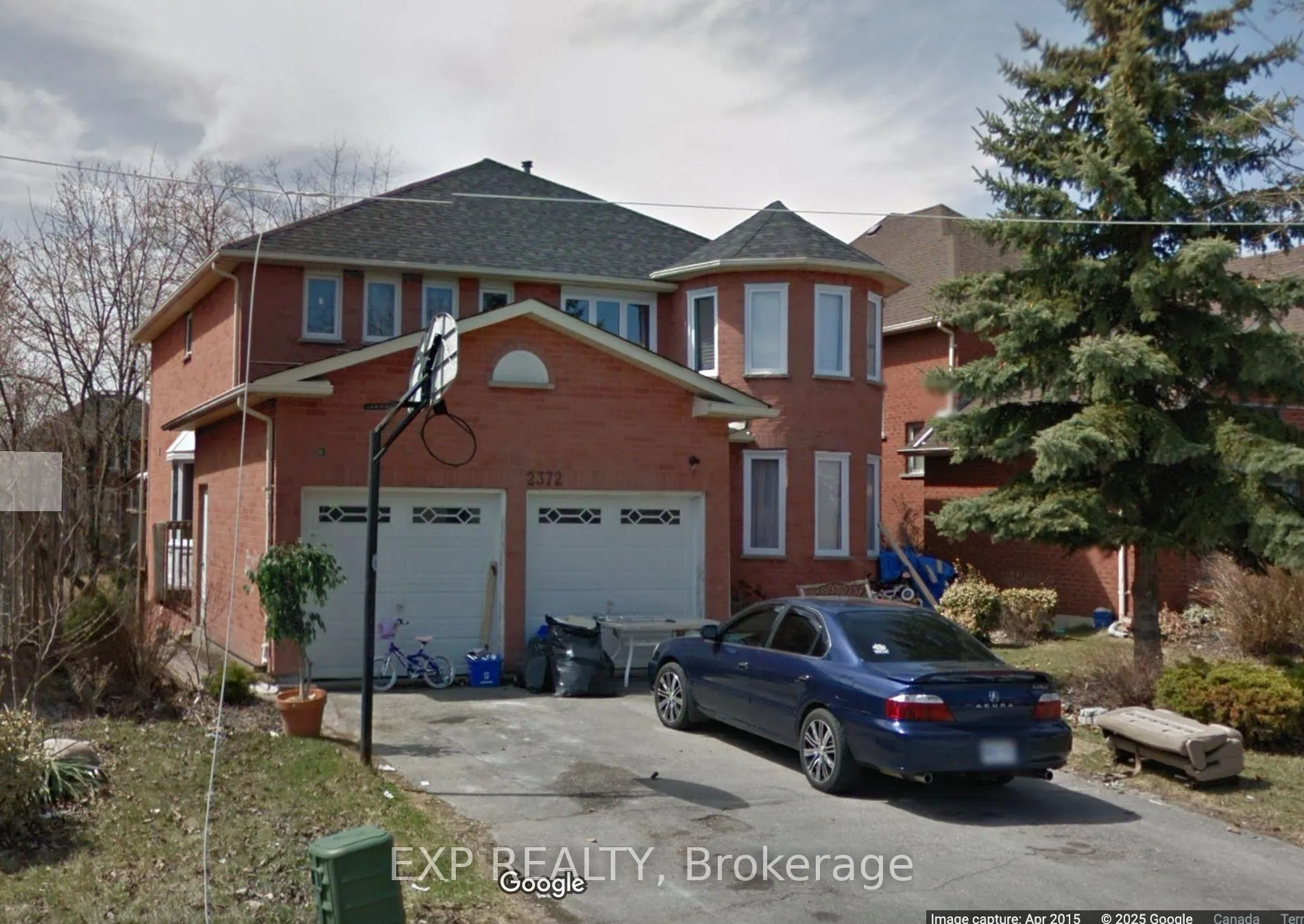 Front of 2372 Wildwood Crescent